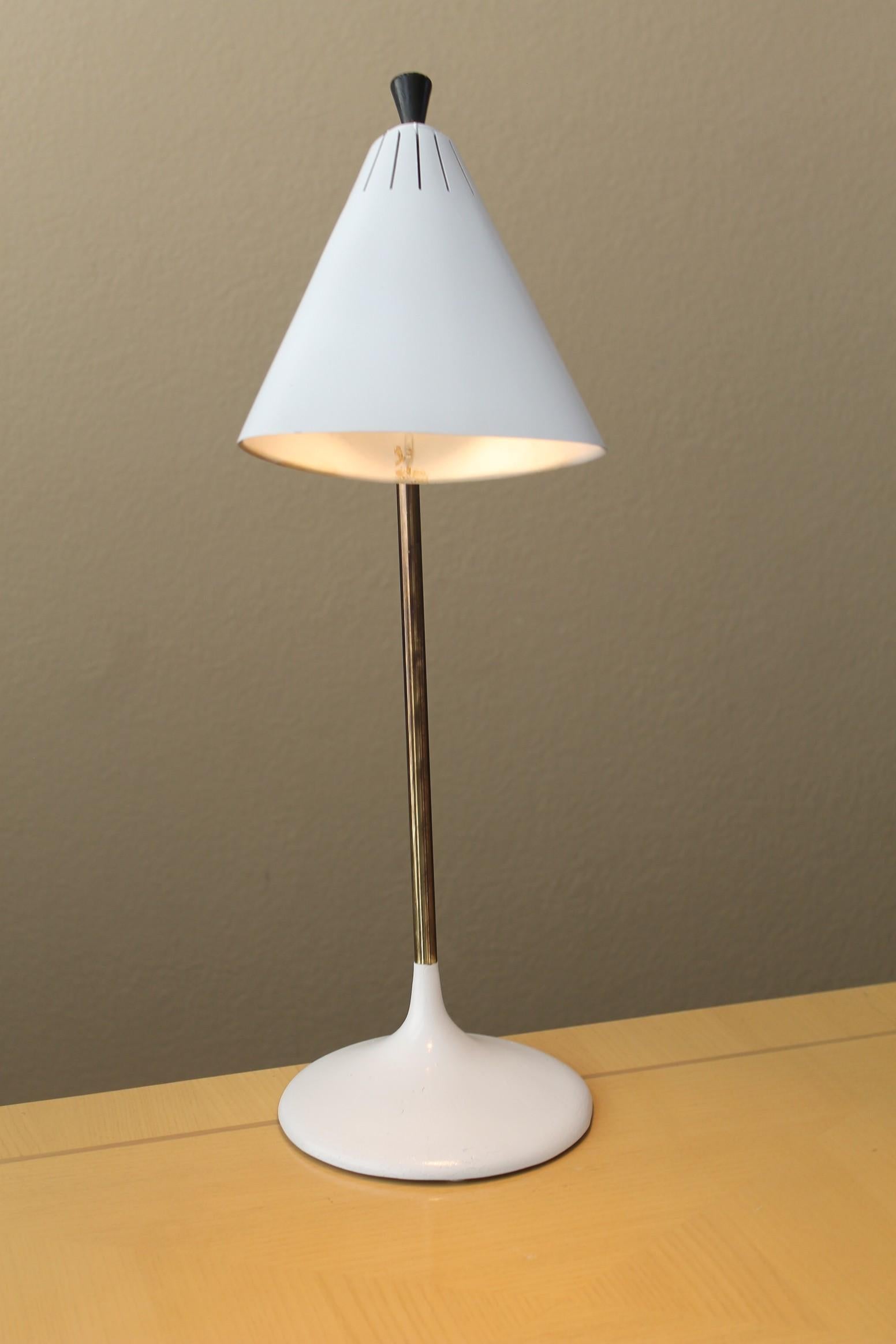 American Rare Mid Century Modern Lightolier Fiberglass Desk Lamp Gerald Thurston 1950s For Sale