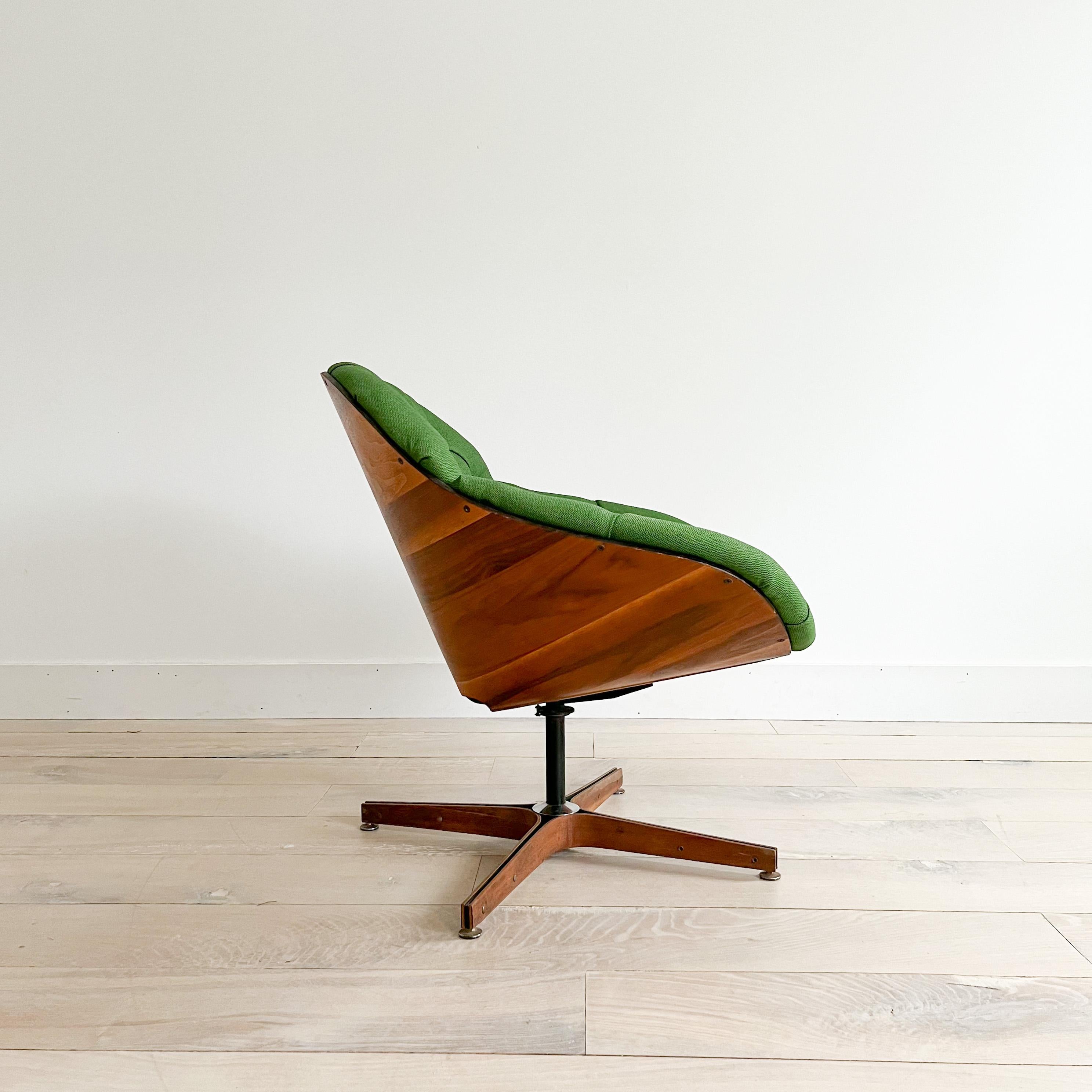 Rare Mid-Century Modern “Mr. Chair” by Plycraft, New Green Upholstery In Good Condition In Asheville, NC