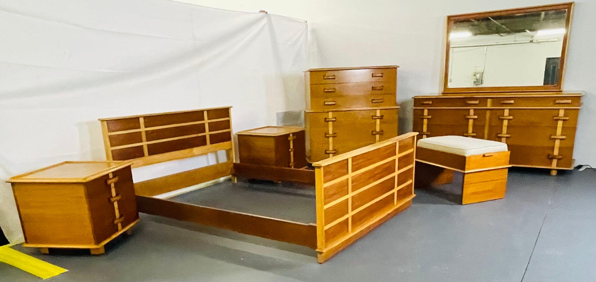 Paul Frankl, John Stuart, Mid-Century Modern Rare Station Wagon Full Bedroom Set In Good Condition For Sale In Stamford, CT