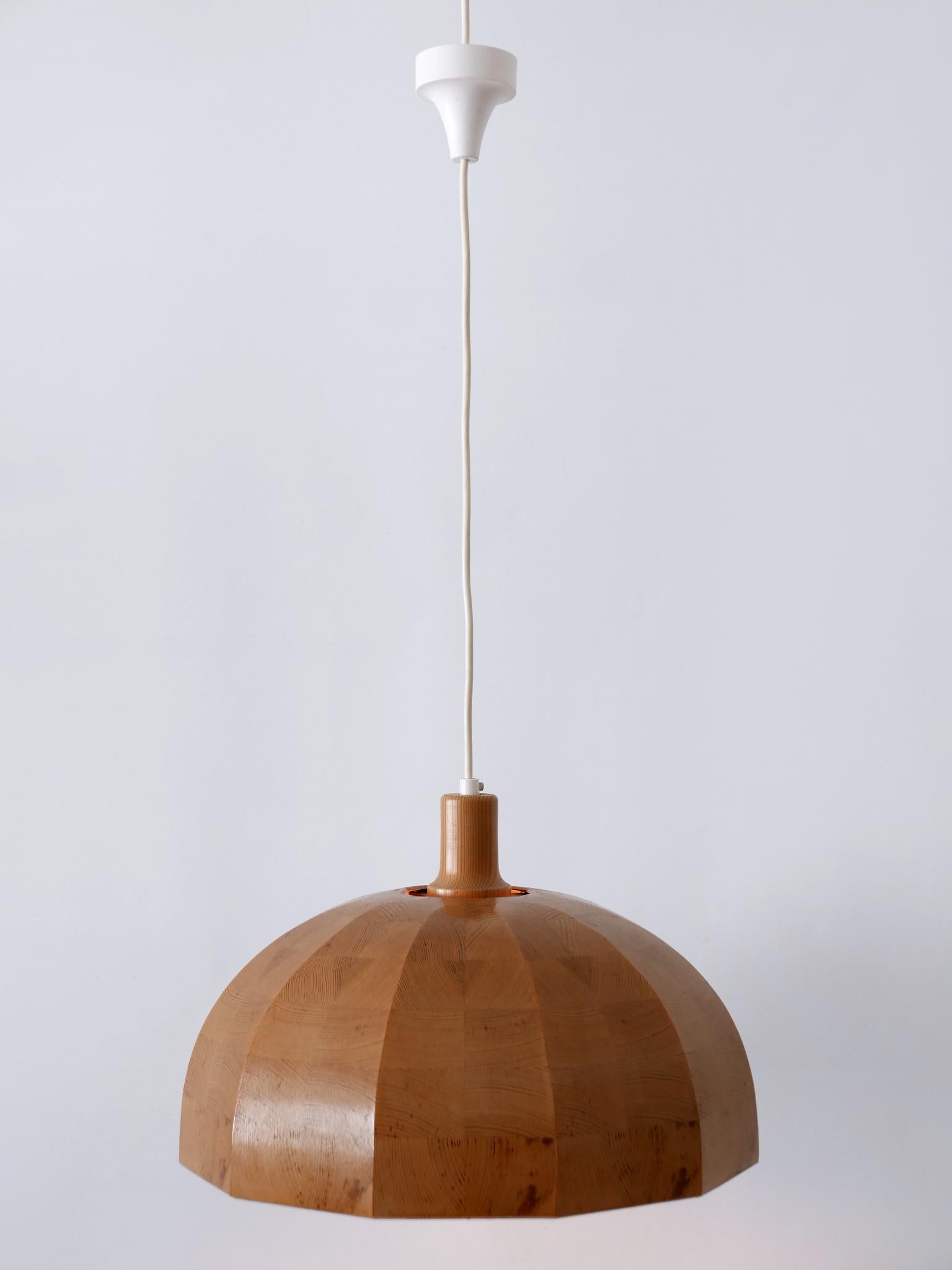 Rare Mid-Century Modern Pine Wood Pendant Lamp or Hanging Light Sweden, 1960s In Good Condition For Sale In Munich, DE