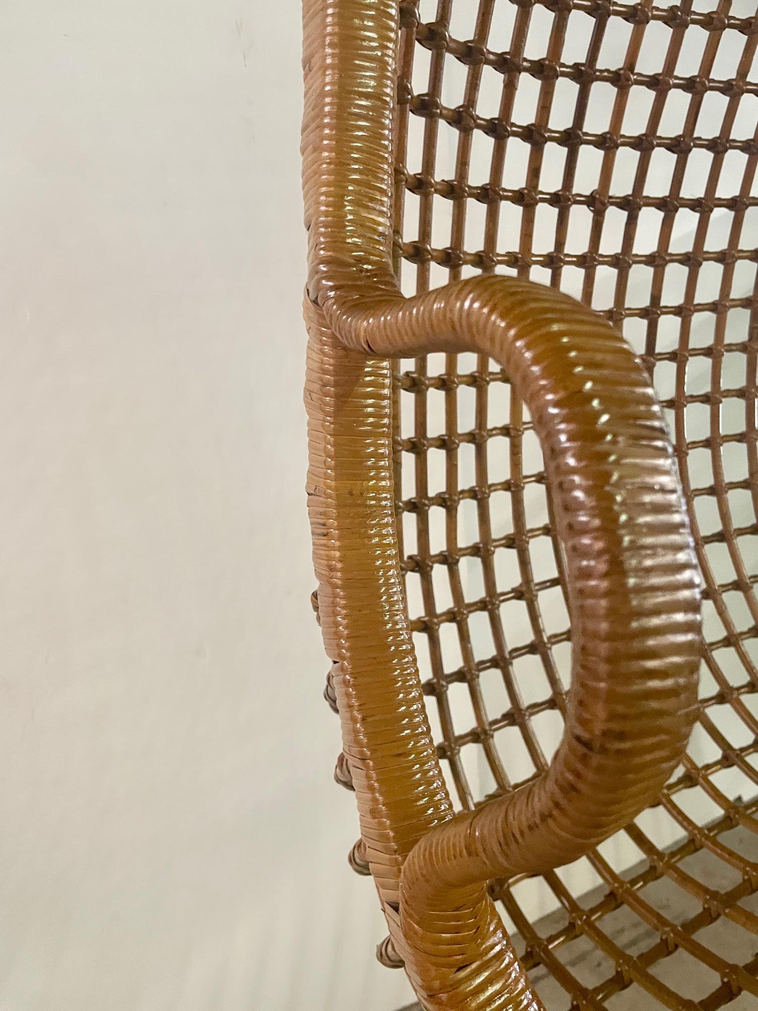 Seltener 2-Sitzer-Liegesessel aus Rattan, Mid-Century Modern im Zustand „Gut“ im Angebot in Hopewell, NJ
