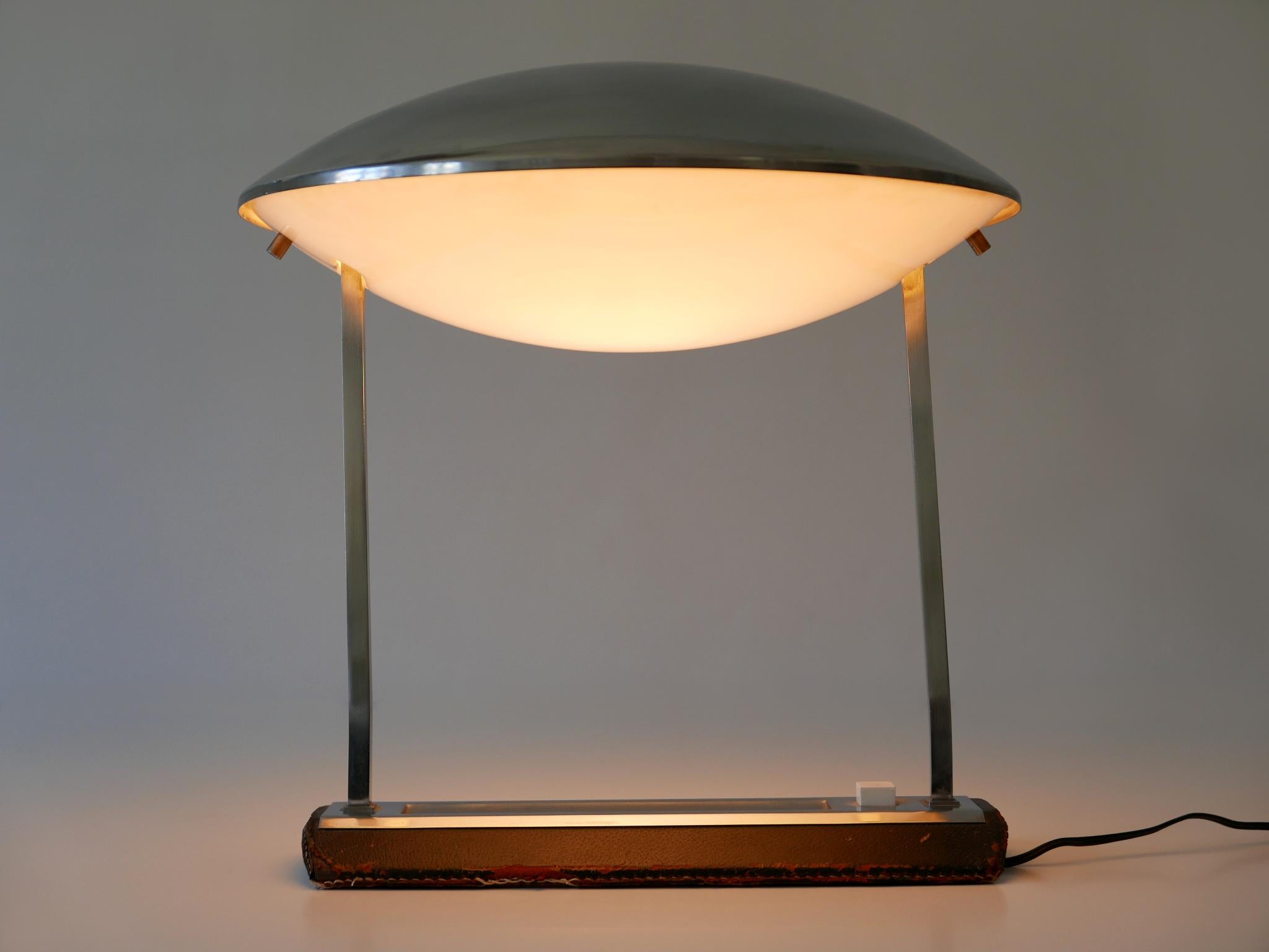 Rare Mid Century Modern Stilnovo Desk Lamp Model 8050 Metalarte 1960s In Good Condition For Sale In Munich, DE