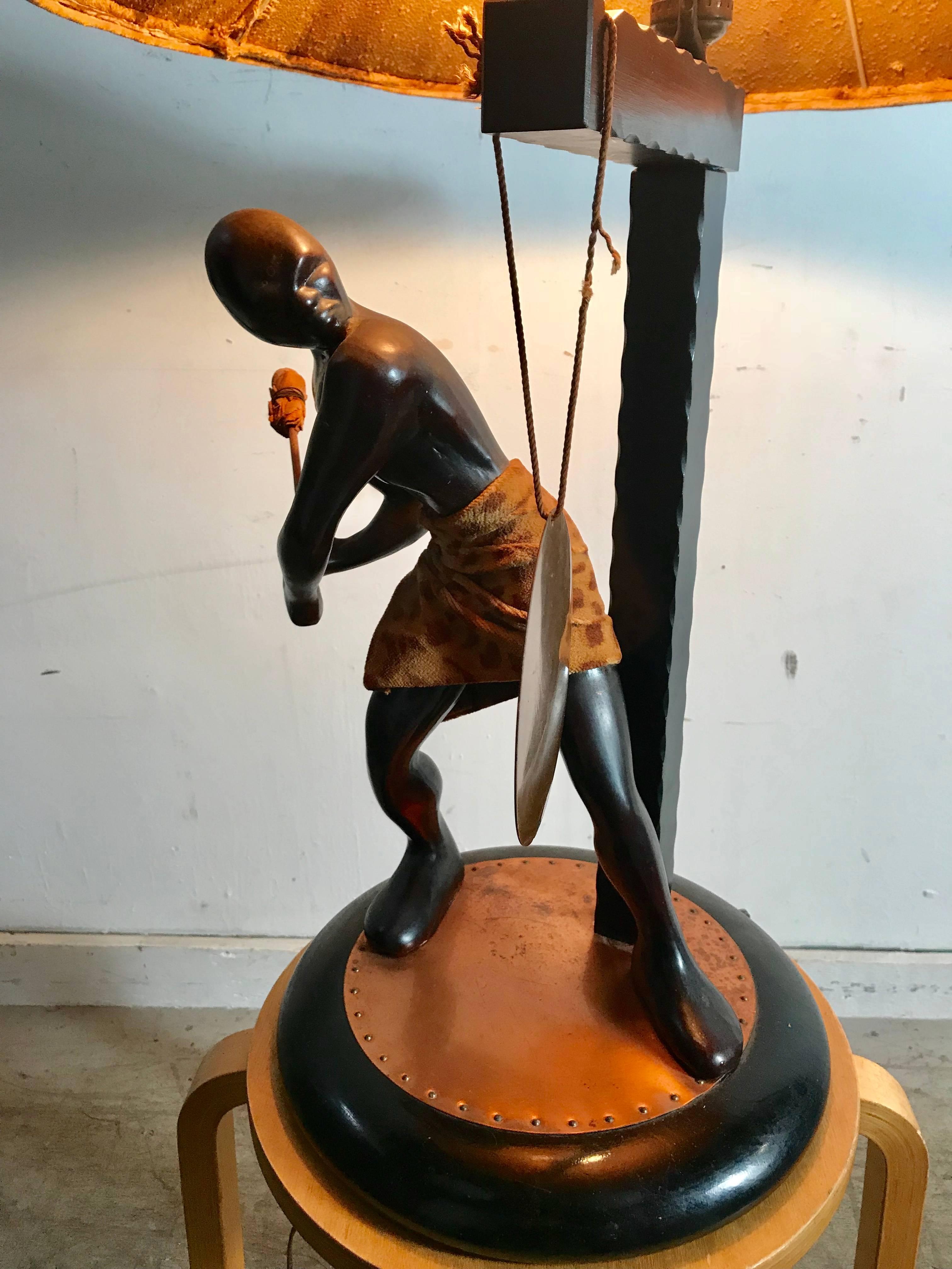 Rare Mid-Century Modern Table Lamp, Nubian Man Hitting Gong, Moss Lamp Co For Sale 1
