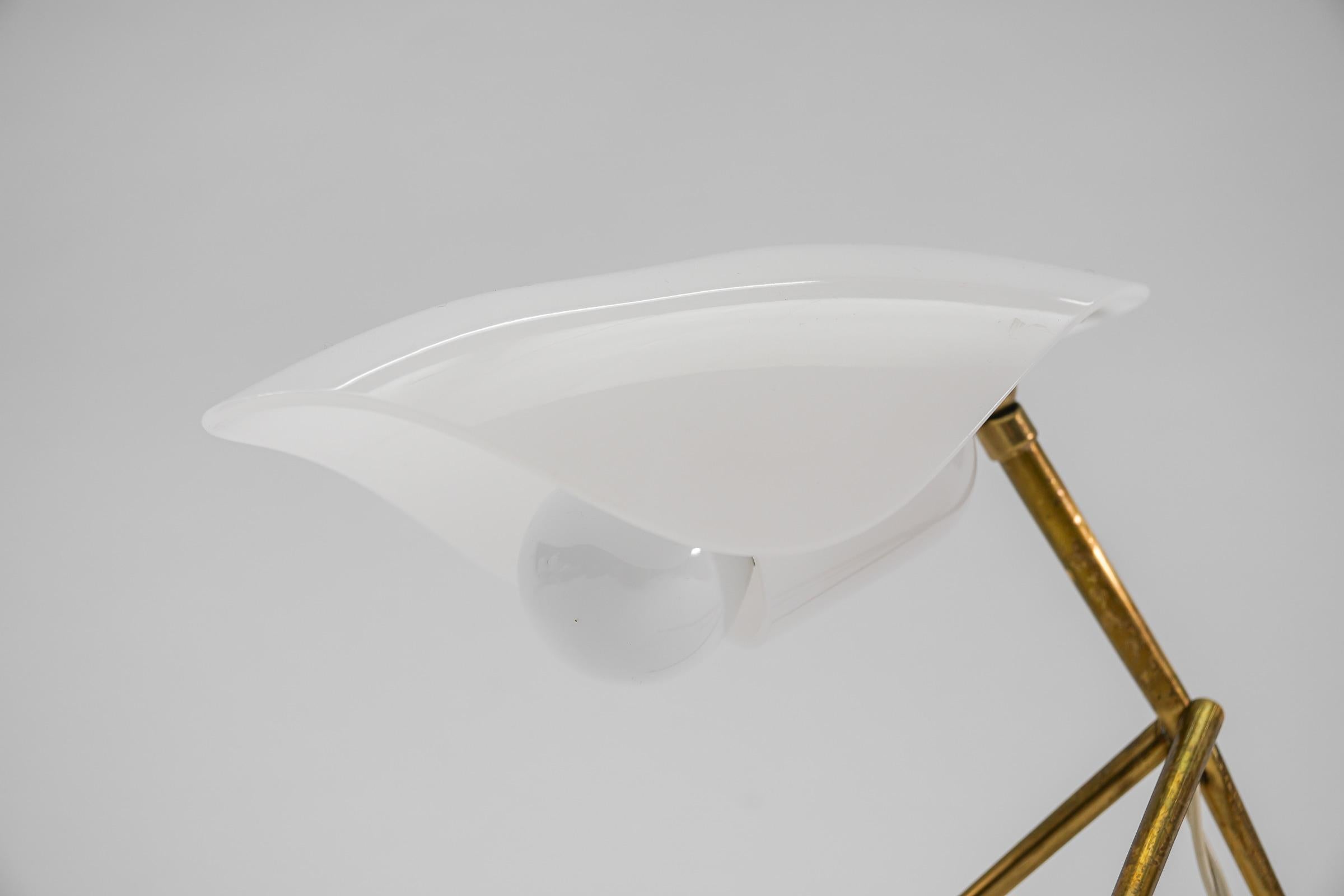 Seltene Mid-Century-Modern-Tischlampen von WKR Deutschland mit Plexiglas-Lampenschirm im Angebot 3
