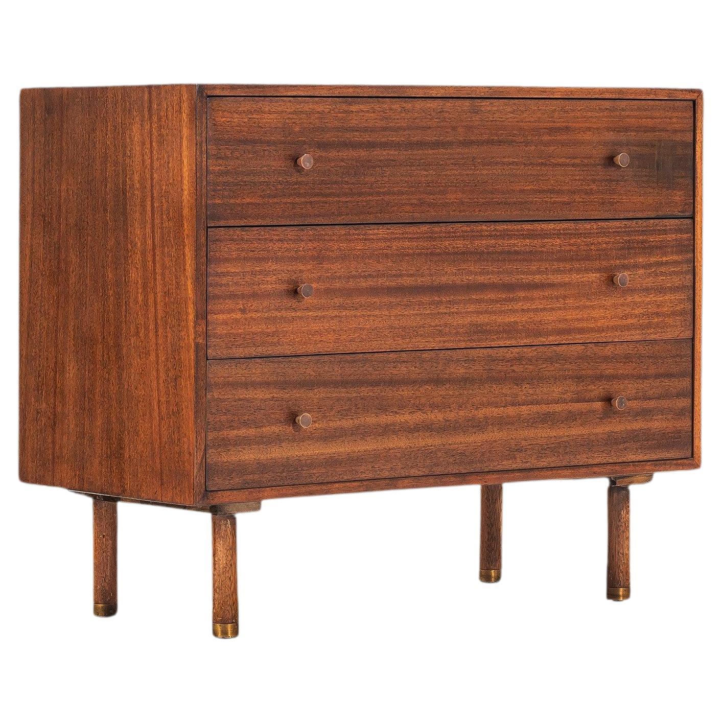 Rare Mid-Century Modern Three-Drawer Dresser in Mahogany by Harvey Probber, USA For Sale