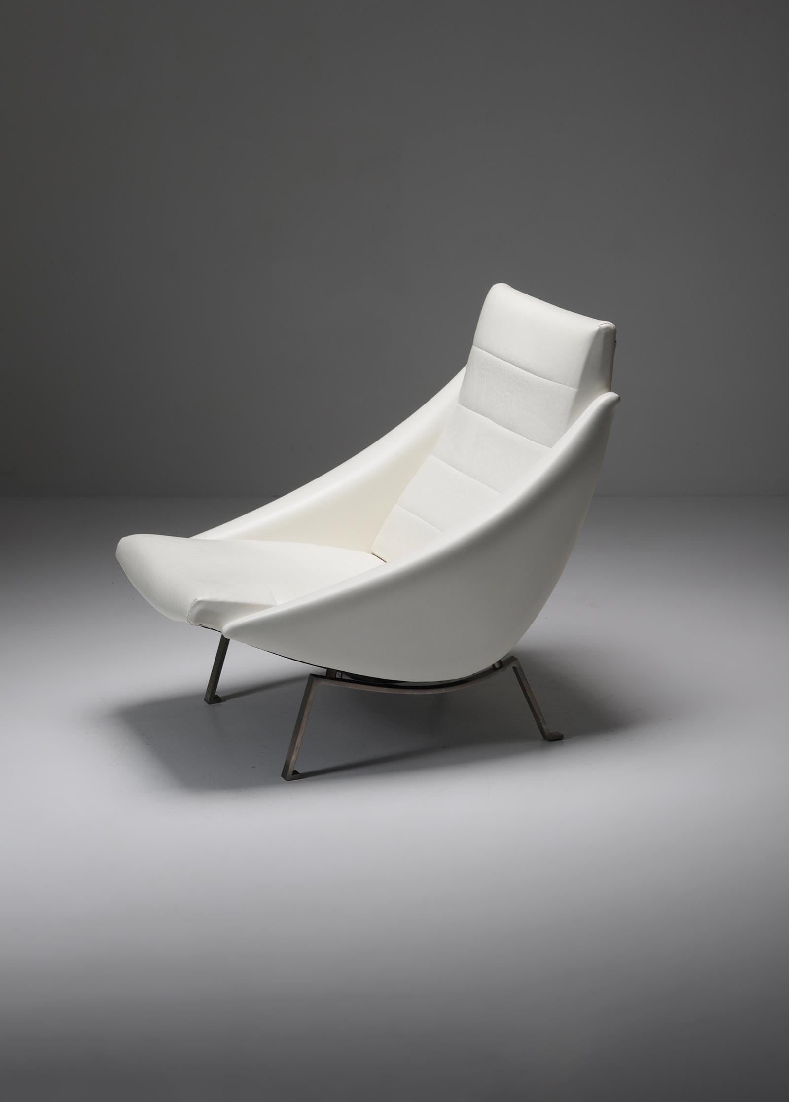 Rare Mid-Century Modernist Lounge Chair in White Original Viny 1950 For Sale 4
