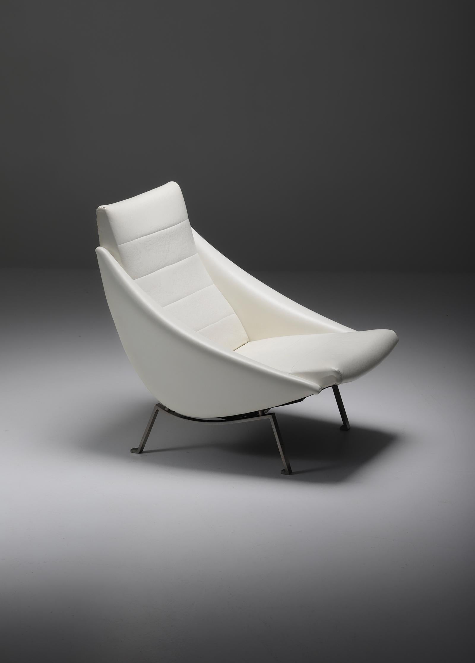 Belgian Rare Mid-Century Modernist Lounge Chair in White Original Viny 1950 For Sale