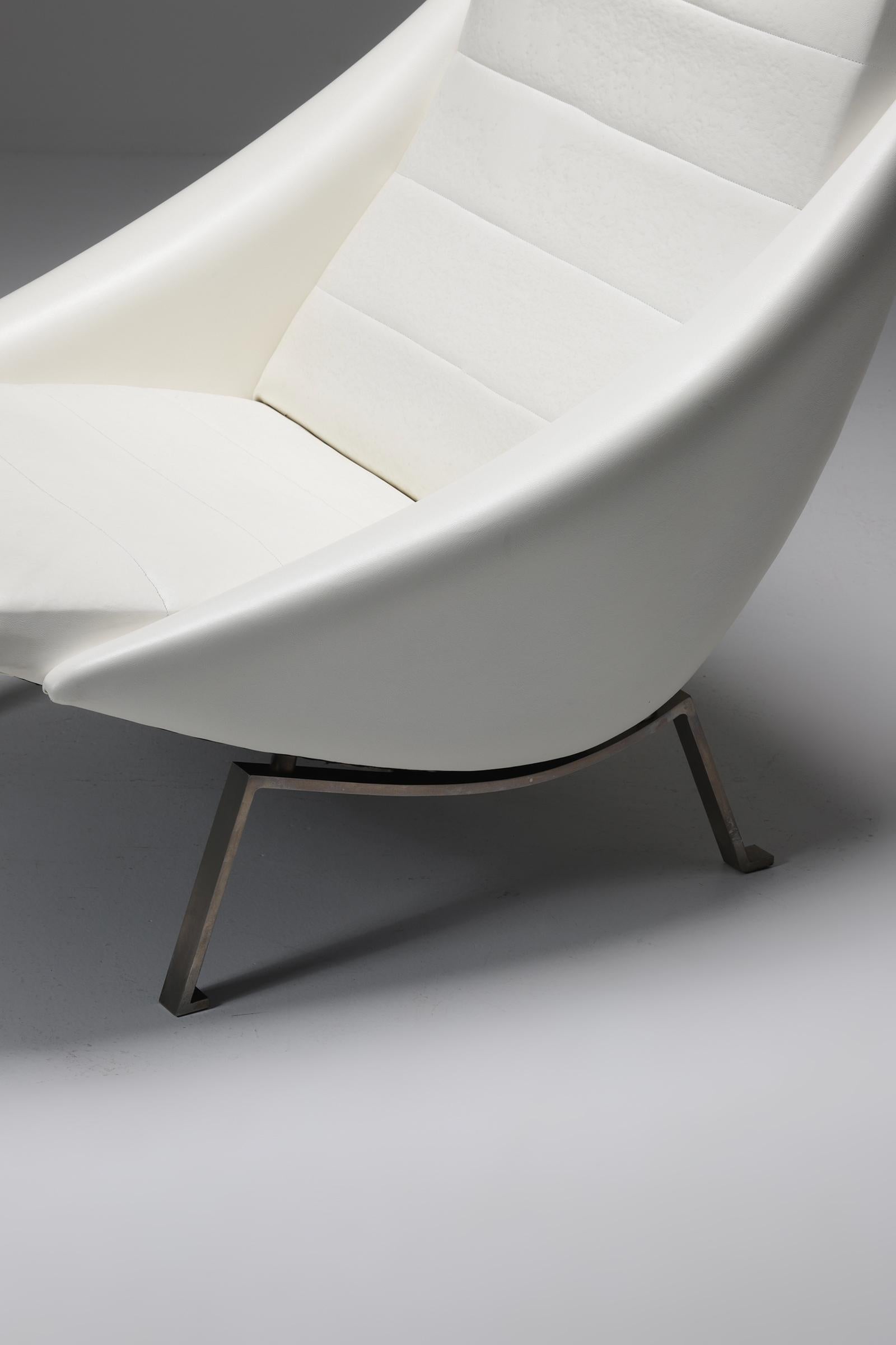 Mid-20th Century Rare Mid-Century Modernist Lounge Chair in White Original Viny 1950 For Sale