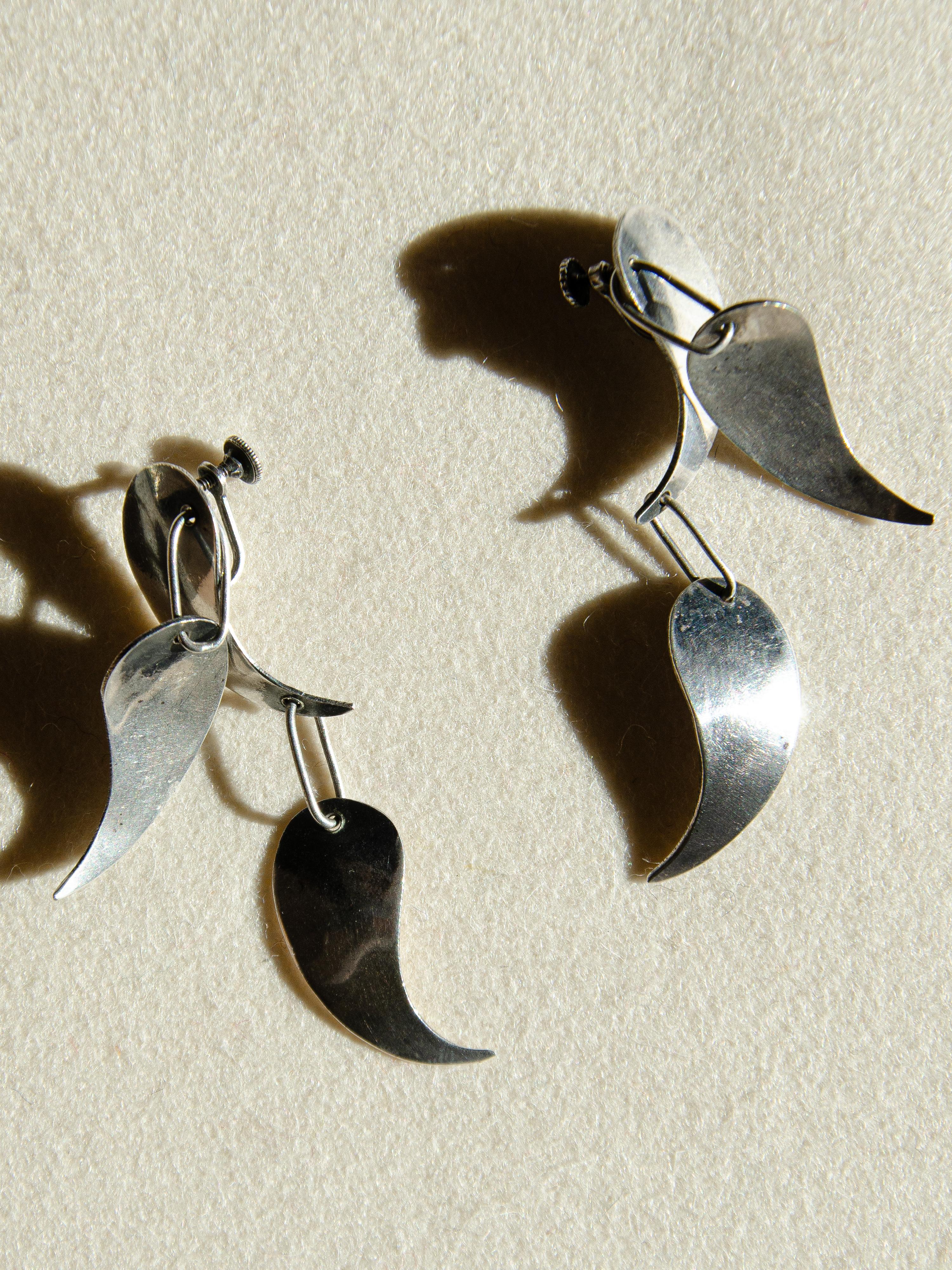 American Rare Mid-Century Modernist Sterling Silver Petal Earrings By Art Smith For Sale
