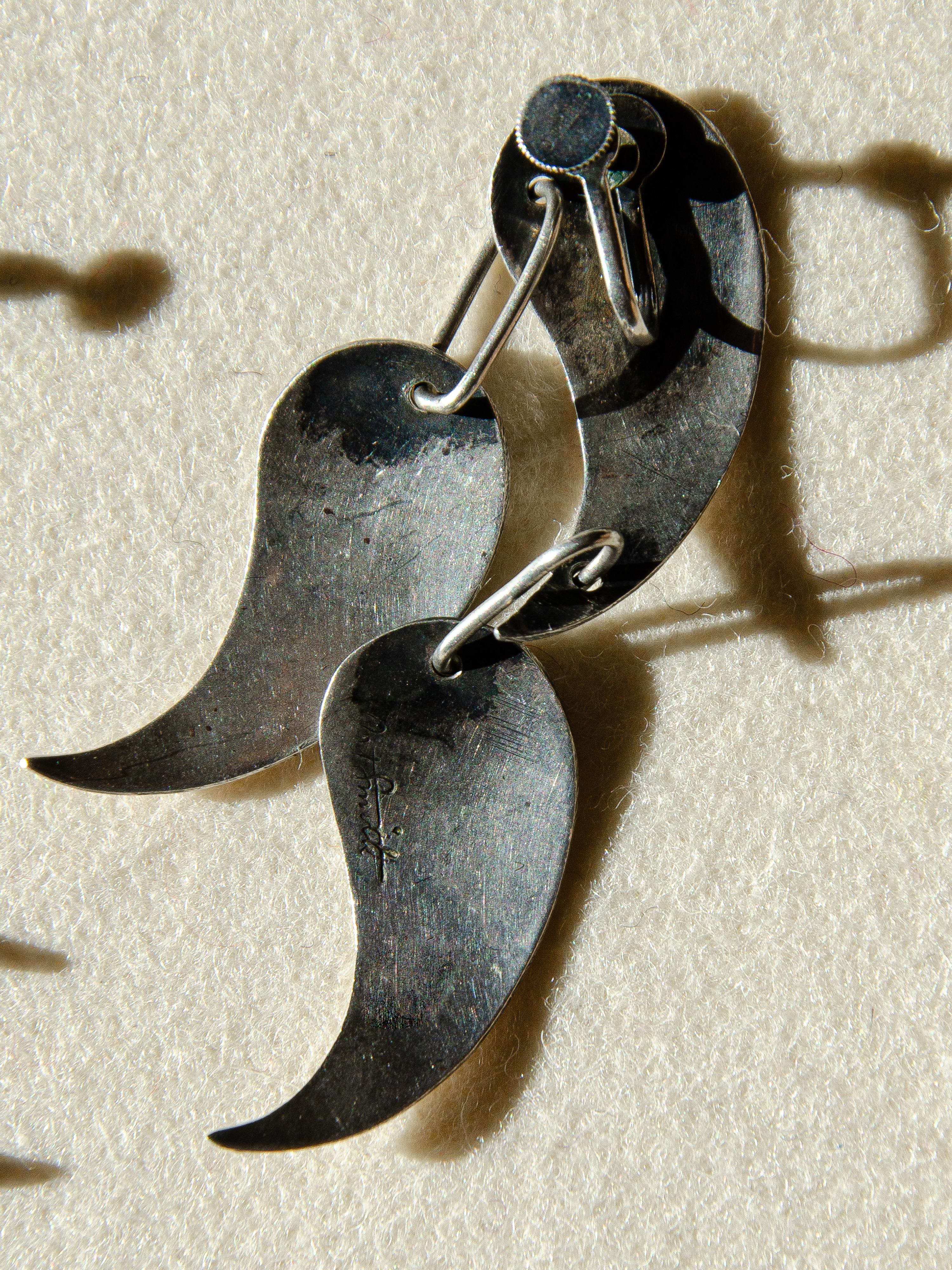 Fatto a mano Rari orecchini a petalo in argento di Art Smith, modernisti della metà del secolo. in vendita