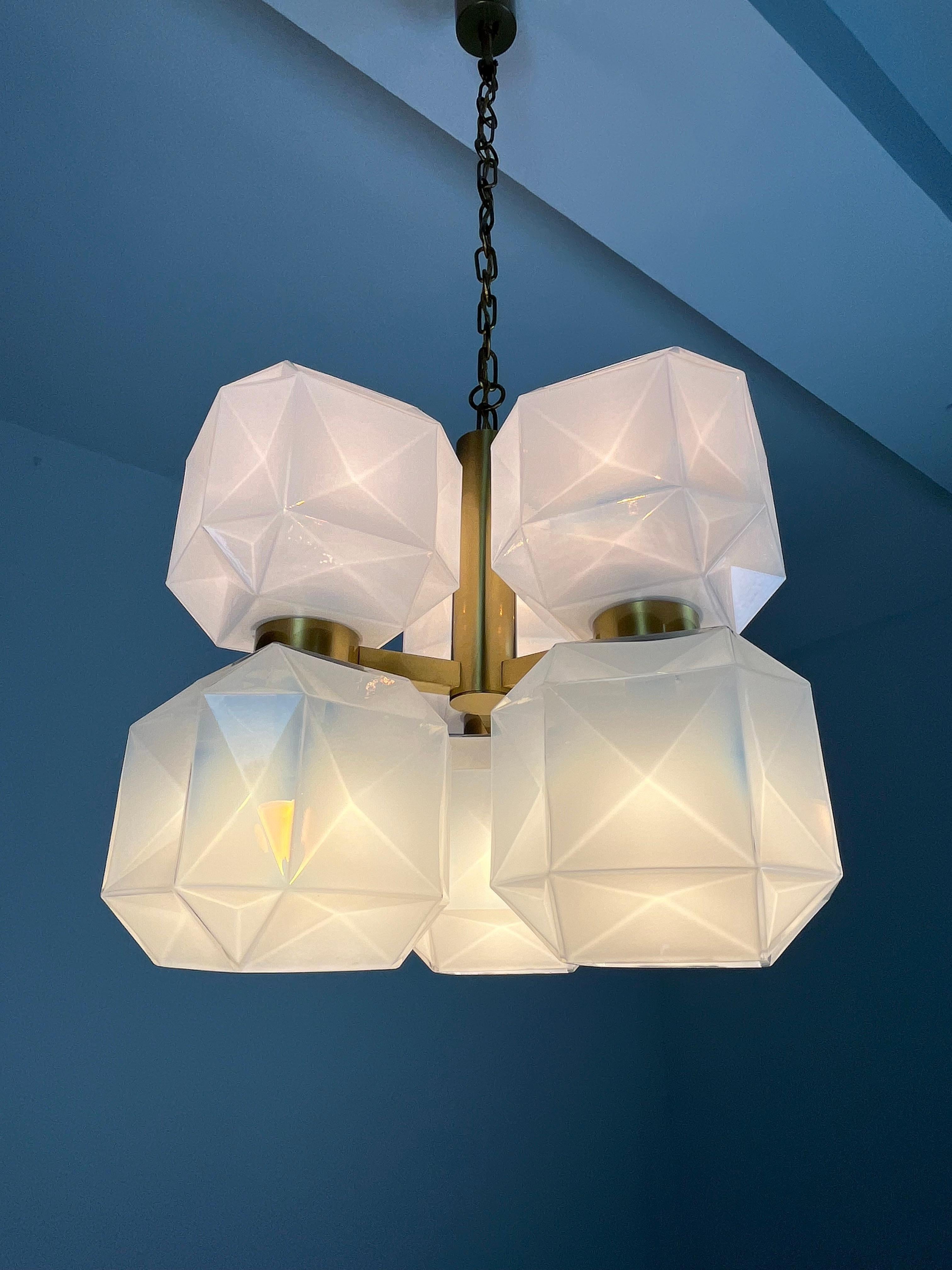 Raro lampadario di metà secolo in vetro di Murano e metallo dorato, anni '60 in vendita 4