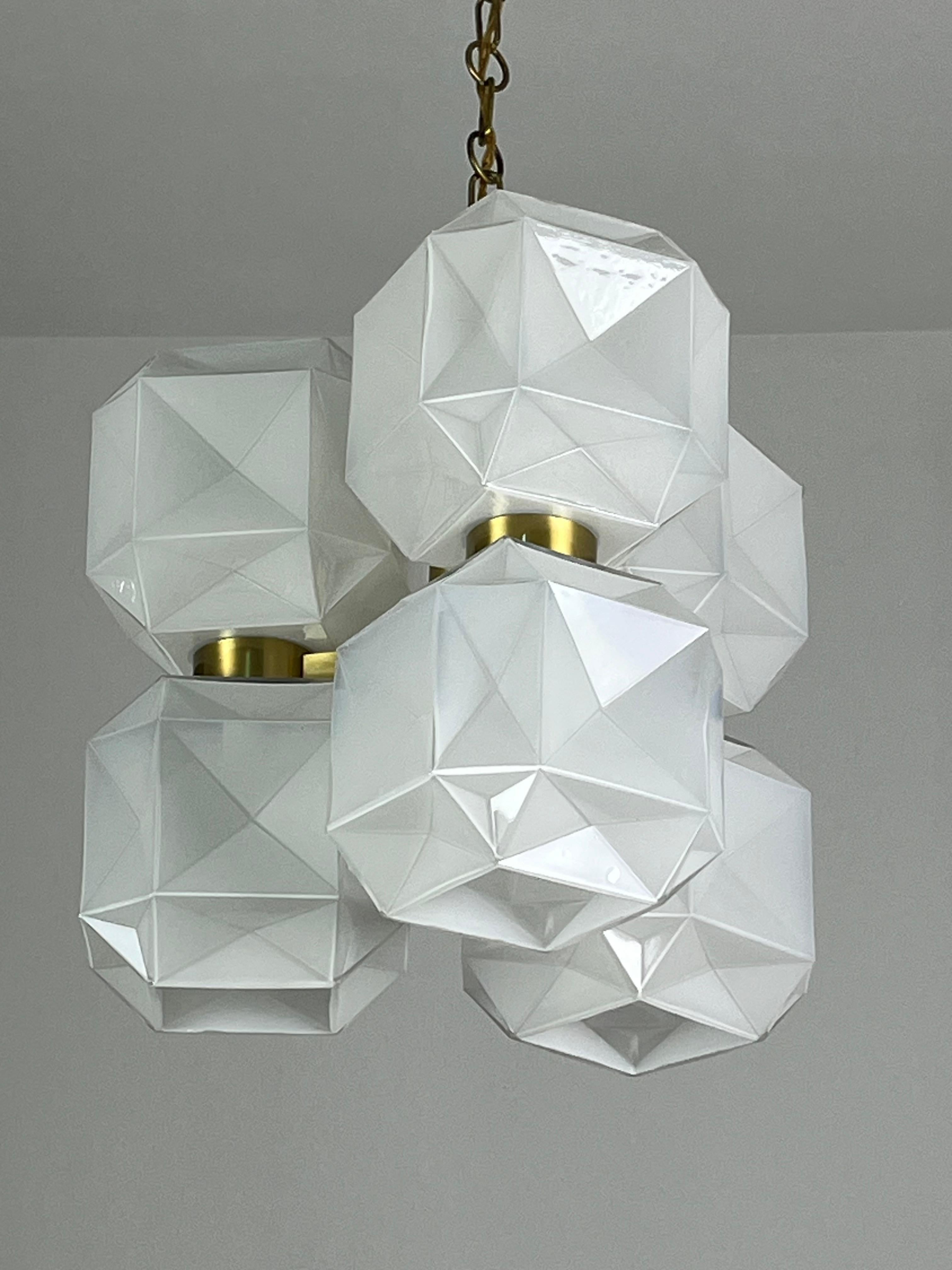 Metà XX secolo Raro lampadario di metà secolo in vetro di Murano e metallo dorato, anni '60 in vendita