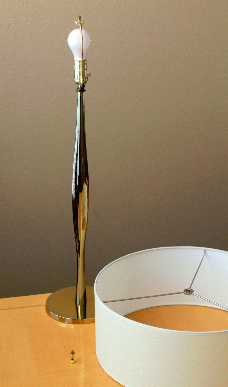 20ième siècle Rare lampe laurier sculpturale Richard Barr des années 1960 Brancusi Brass Art en vente