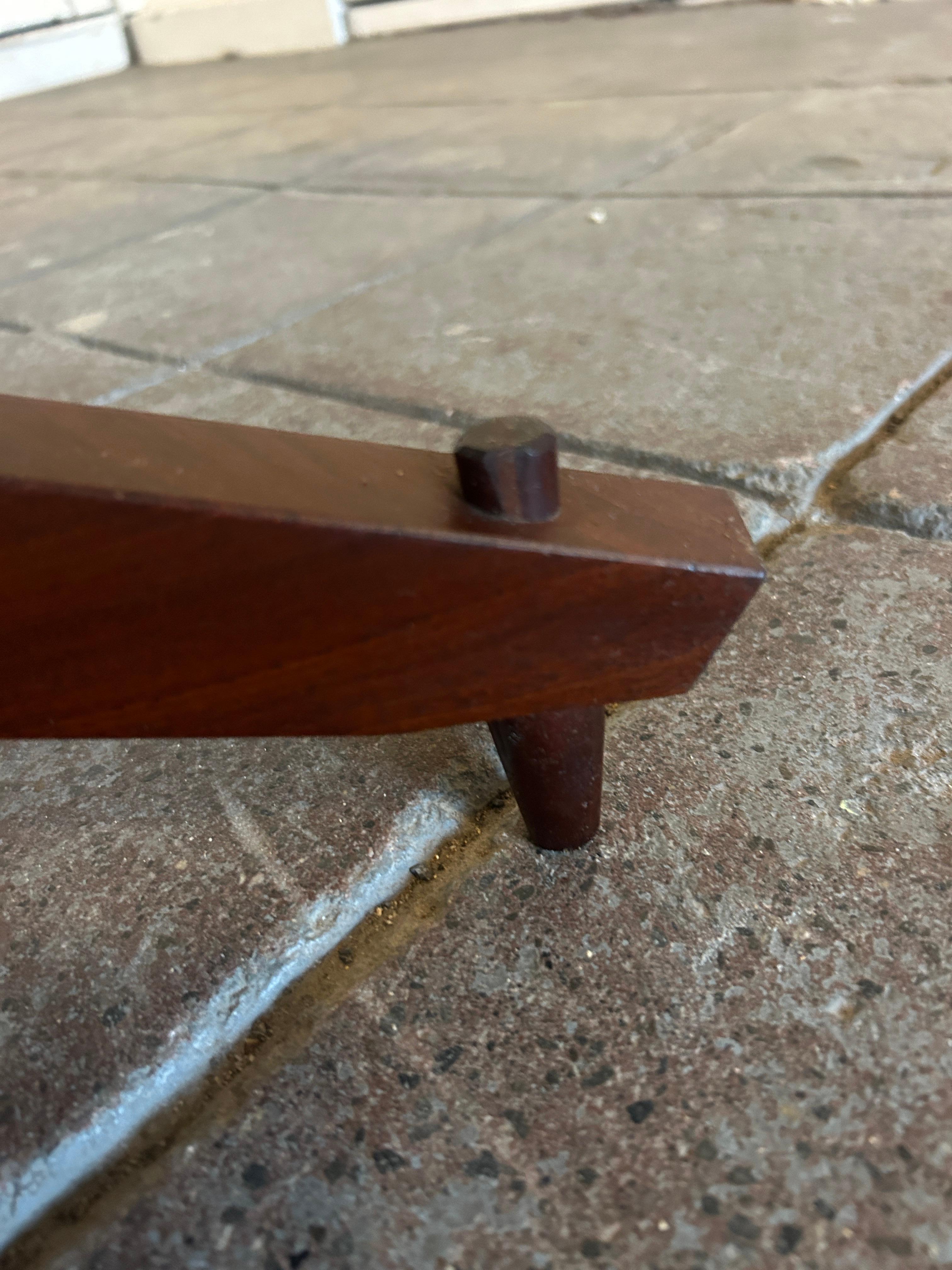 Rare Mid Century Studio Craft Sculptural Walnut Dining table by James Martin en vente 7