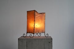 Seltene Mid-Century-Tischlampe aus Ziegenleder und Schmiedeeisen, 1950er Jahre