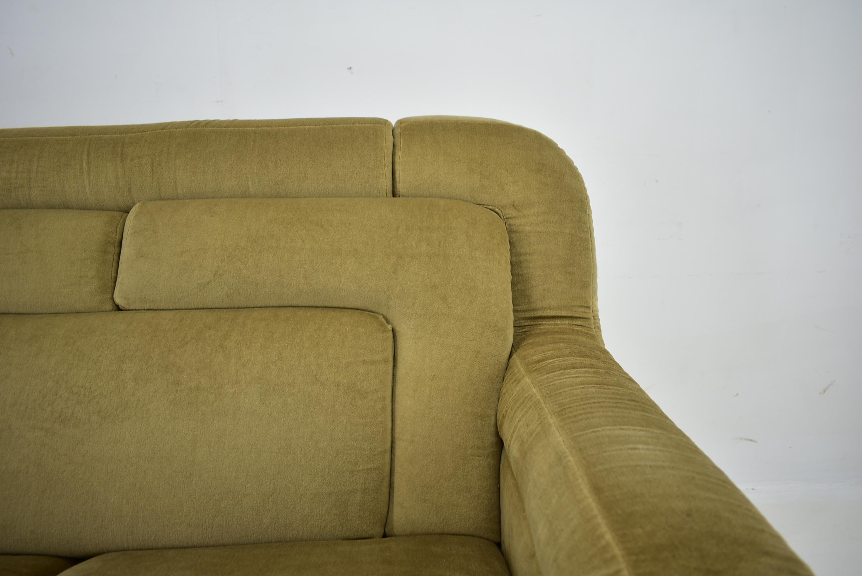 Mid-Century Modern Rare Mid Century Three-Seat Sofa Italy , 1970s For Sale