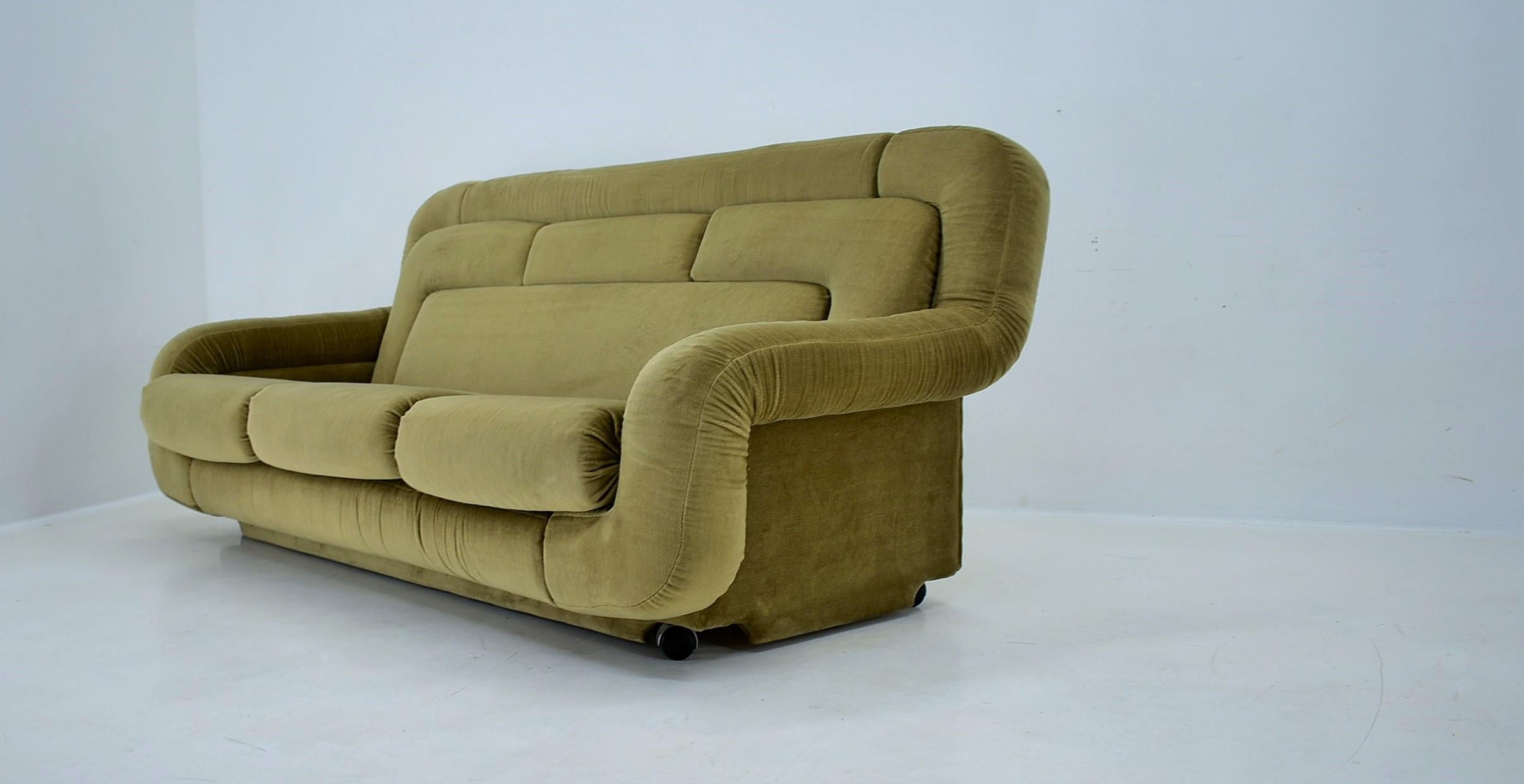 Italian Rare Mid Century Three-Seat Sofa Italy , 1970s For Sale
