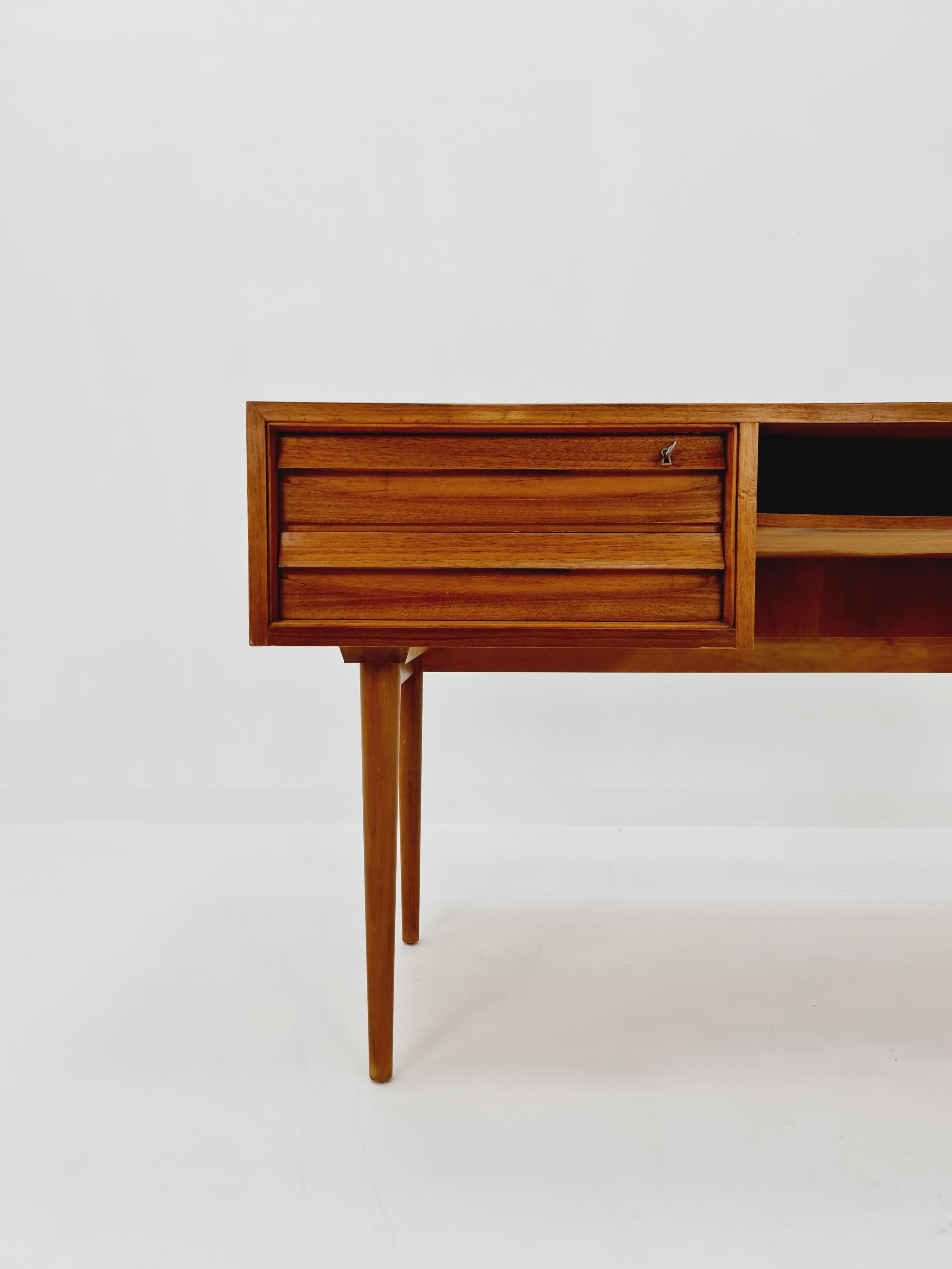 Rare Mid-Century vintage German Desk in walnut, 1950s For Sale 13