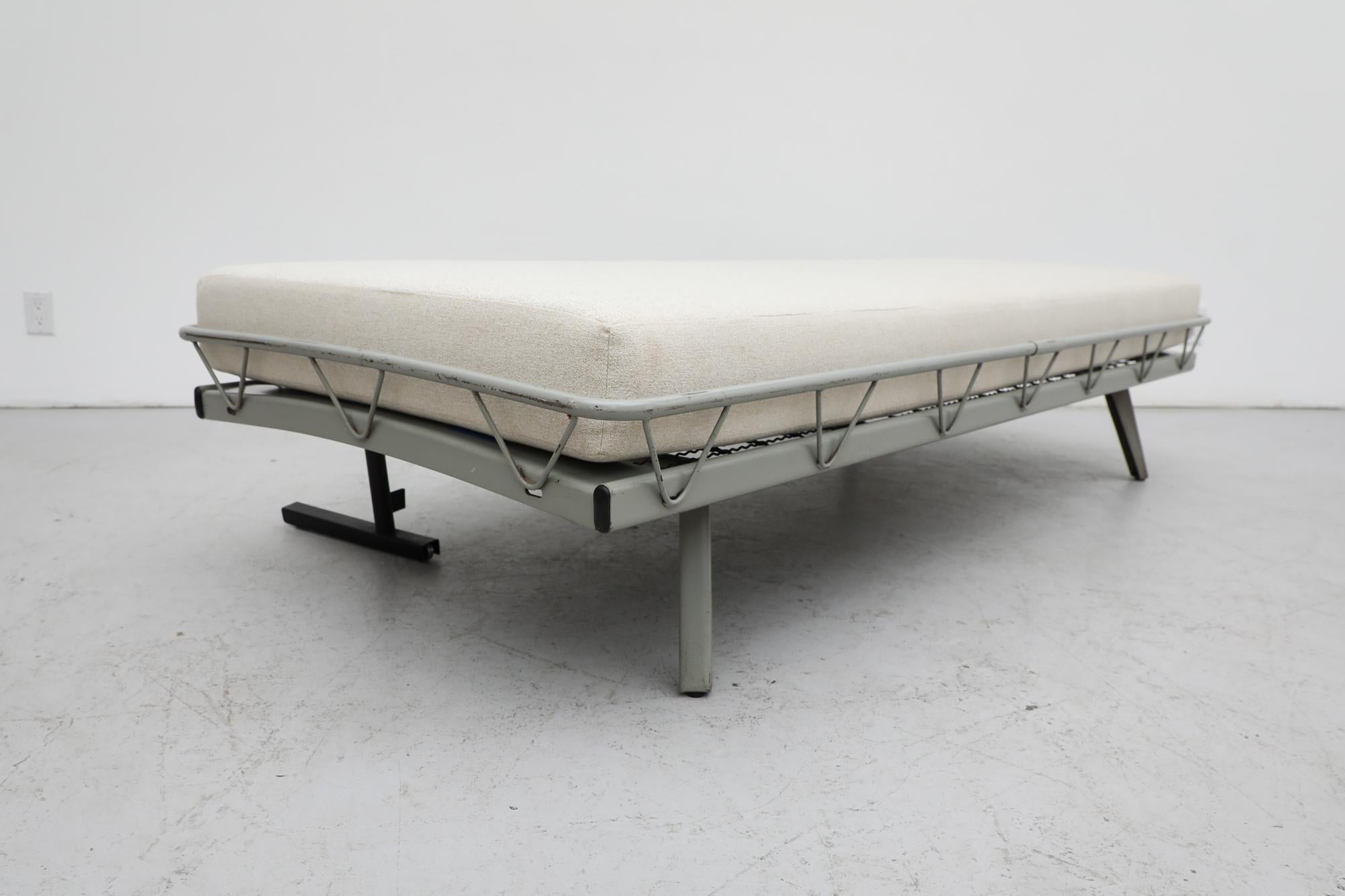 Seltener Wim Rietveld-Metall, Mid-Century  Arielle-Tagesbett „Fold-Up“ für Auping, 1953 im Angebot 9