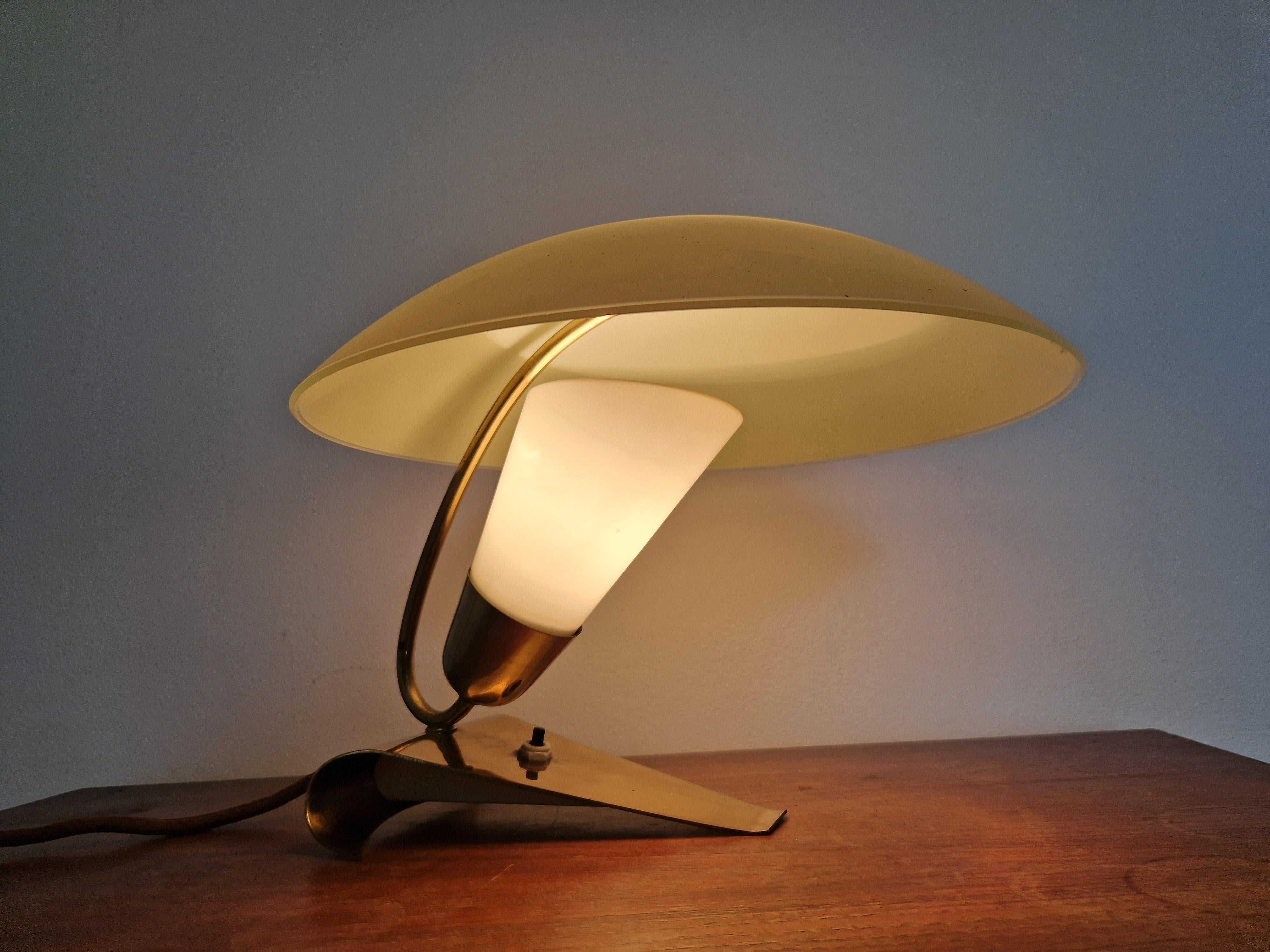 Seltene Tischlampe aus Messing und Glas aus der Mitte des Jahrhunderts, Stilnovo, Italien, 1950er Jahre im Angebot 2