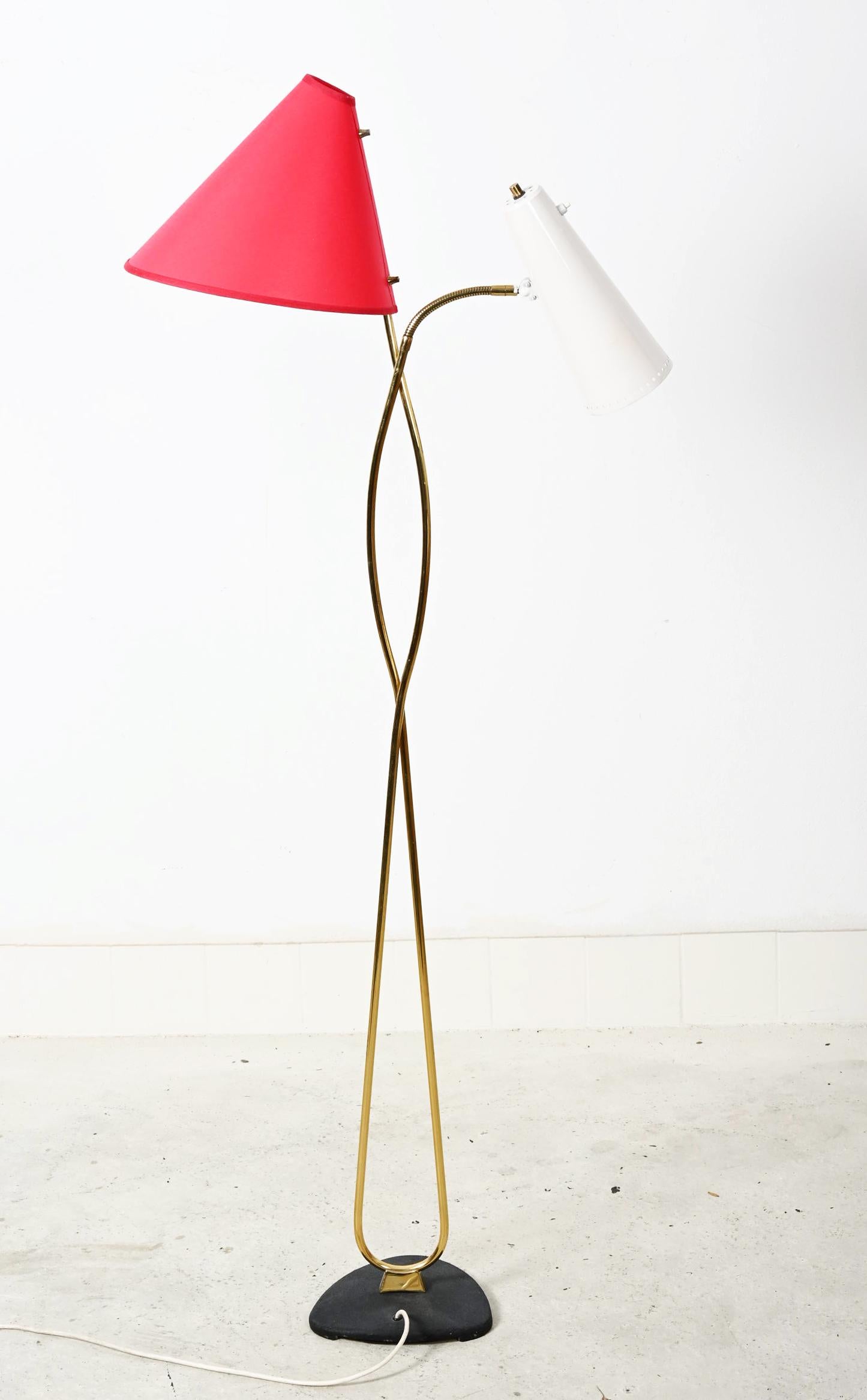 Rare Midcentury Brass Floor Lamp by Rupert Nikoll in vendita 5