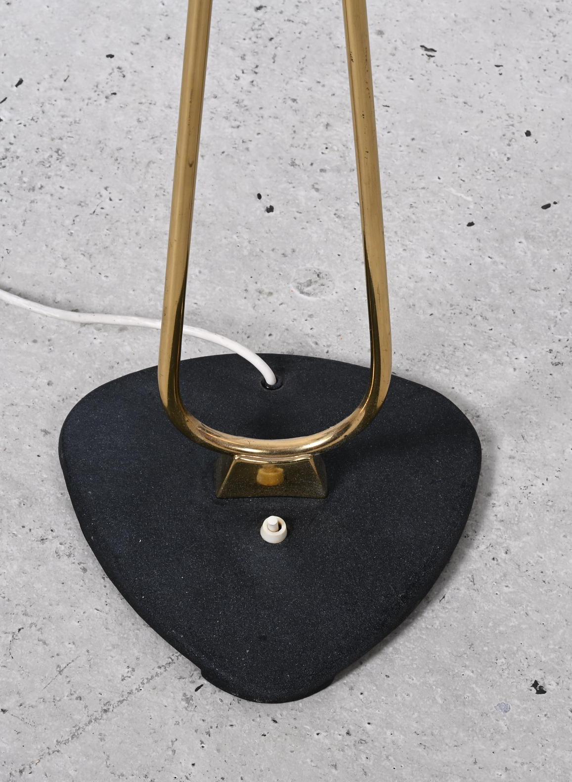 Rare Midcentury Brass Floor Lamp by Rupert Nikoll in vendita 11