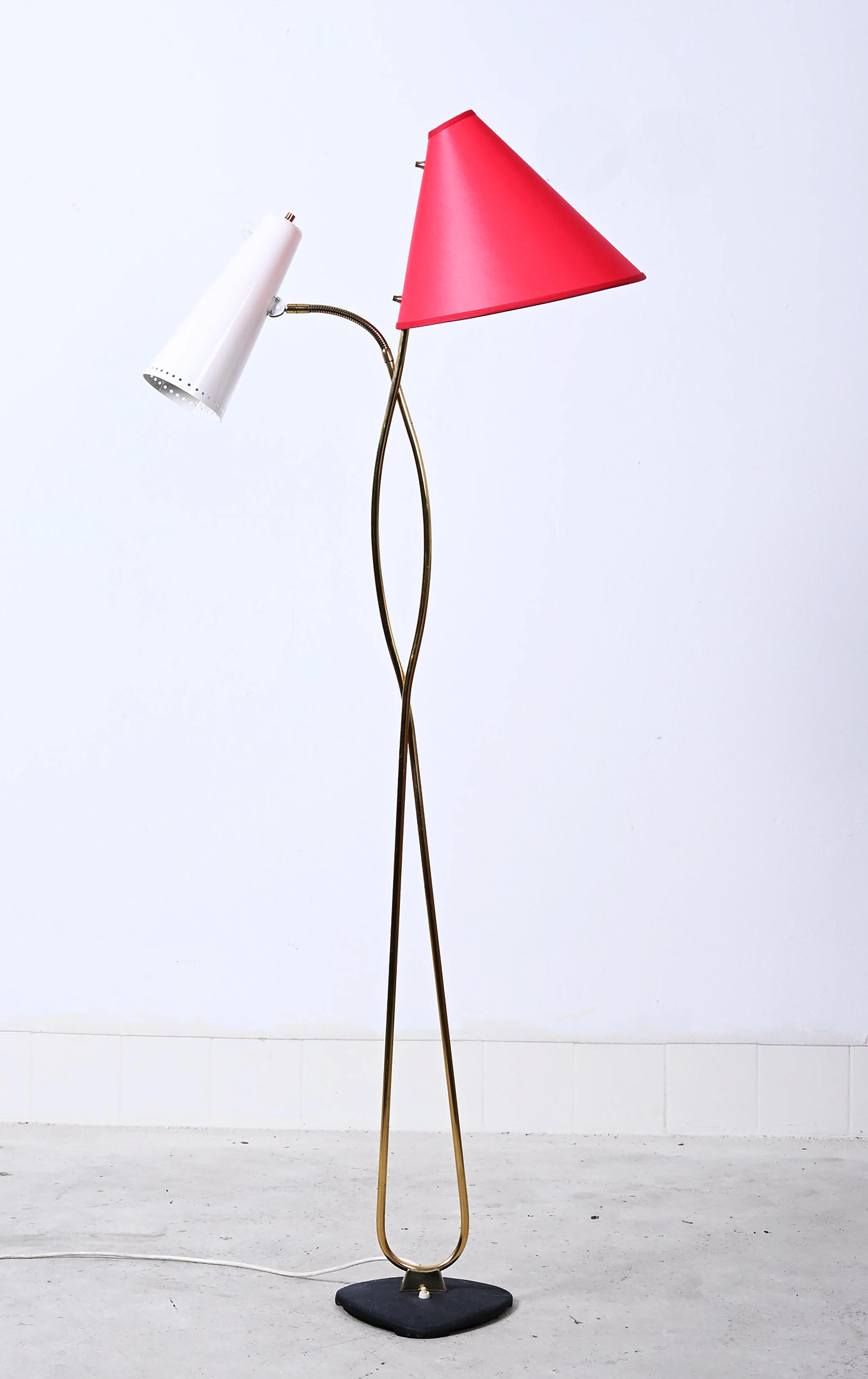 Rare Midcentury Brass Floor Lamp by Rupert Nikoll in vendita 12