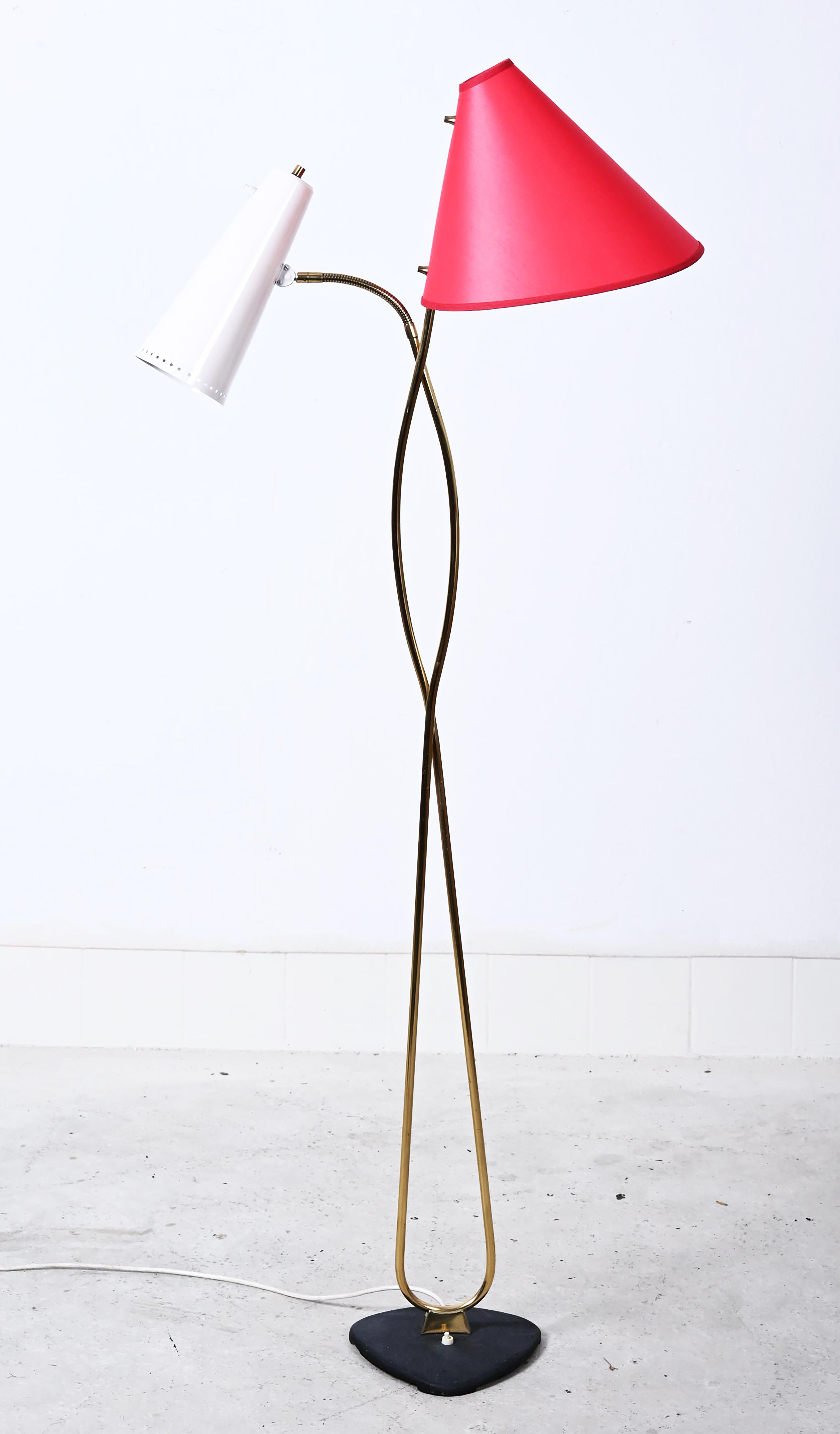Rare Midcentury Brass Floor Lamp by Rupert Nikoll in vendita 13
