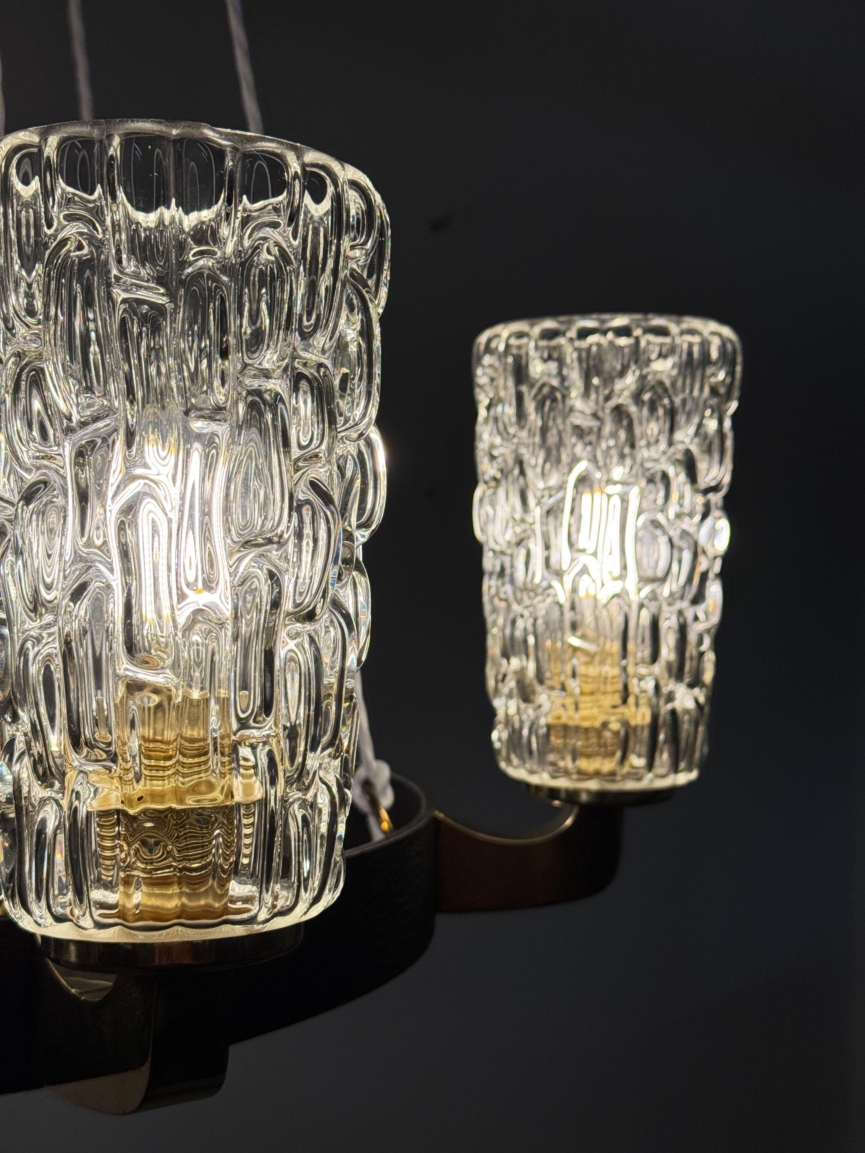 Rare lustre en laiton et verre du milieu du siècle par Rupert Nikoll en vente 12