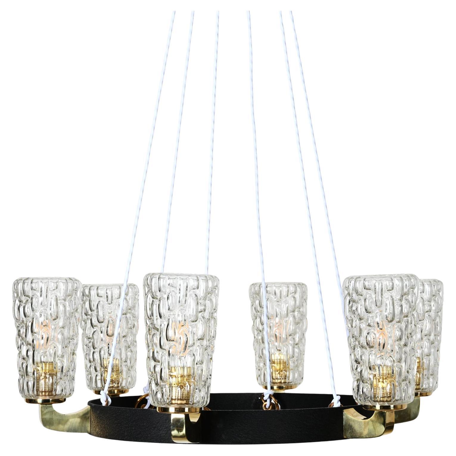 Rare lustre en laiton et verre du milieu du siècle par Rupert Nikoll