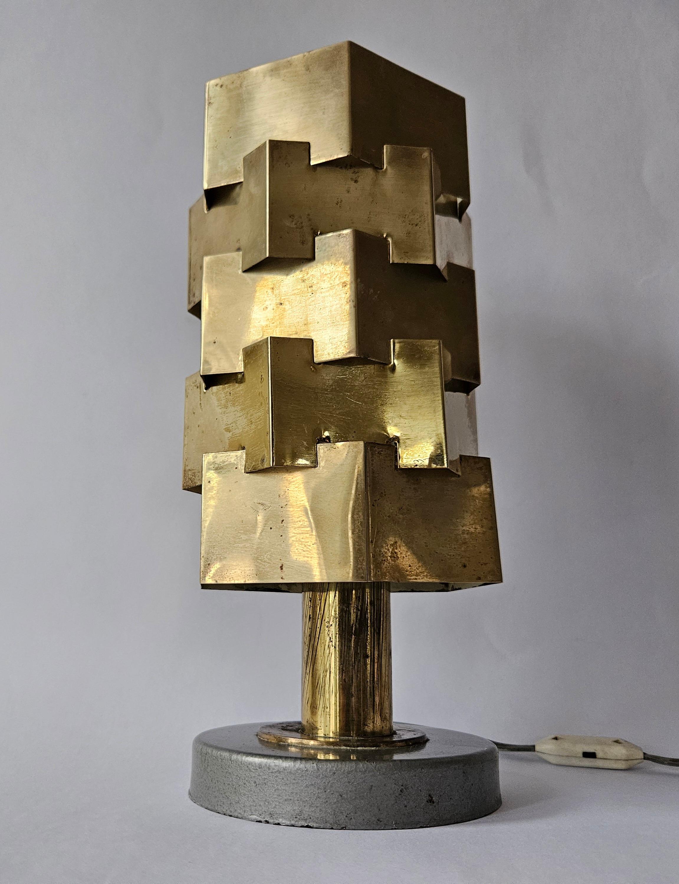 Rare lampe de table Lubid en laiton du milieu du siècle, dans le style de Max Sauze, années 1970 en vente 4