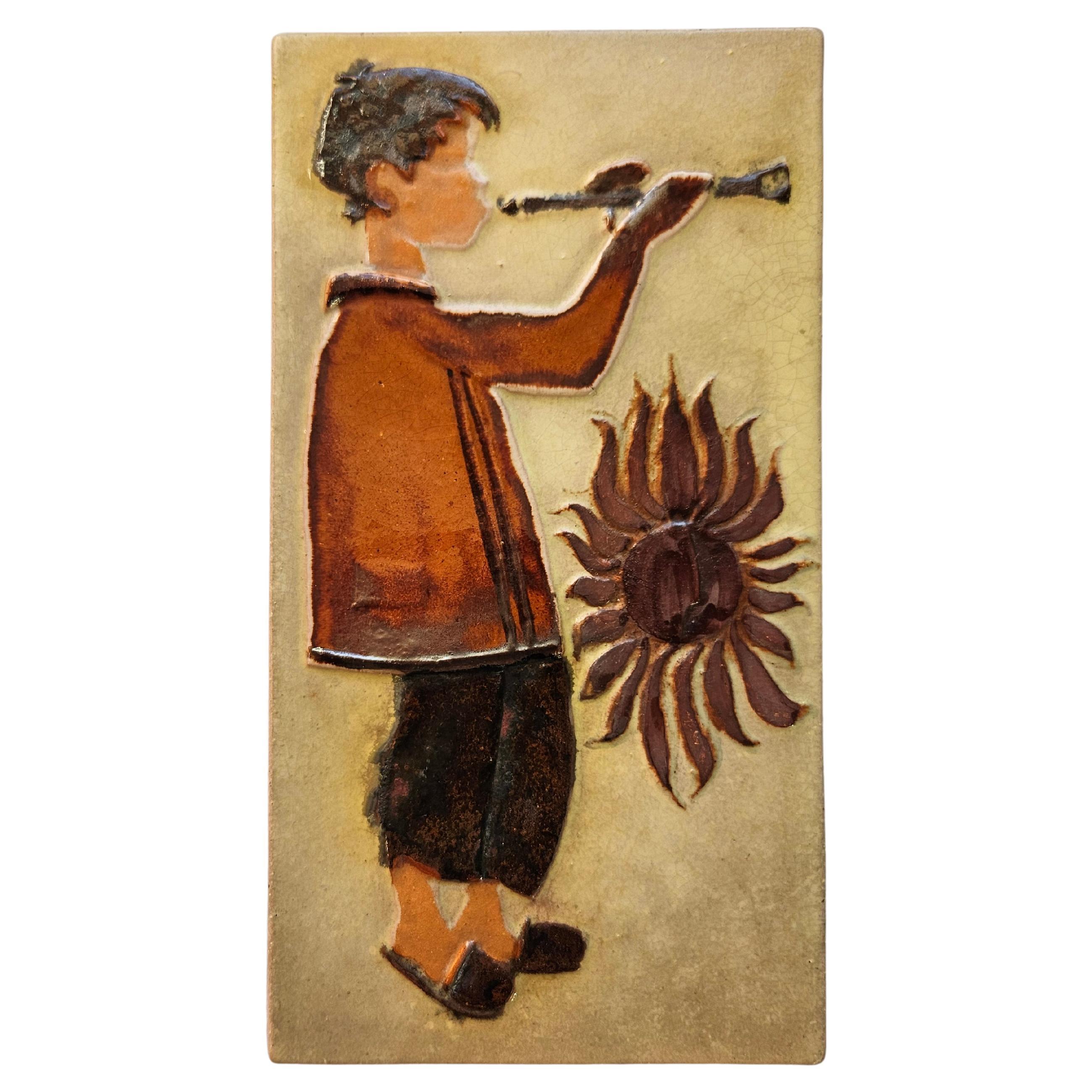Seltene Keramik-Wandskulptur eines Jungen mit Flöte aus der Mitte des Jahrhunderts, 1970er Jahre