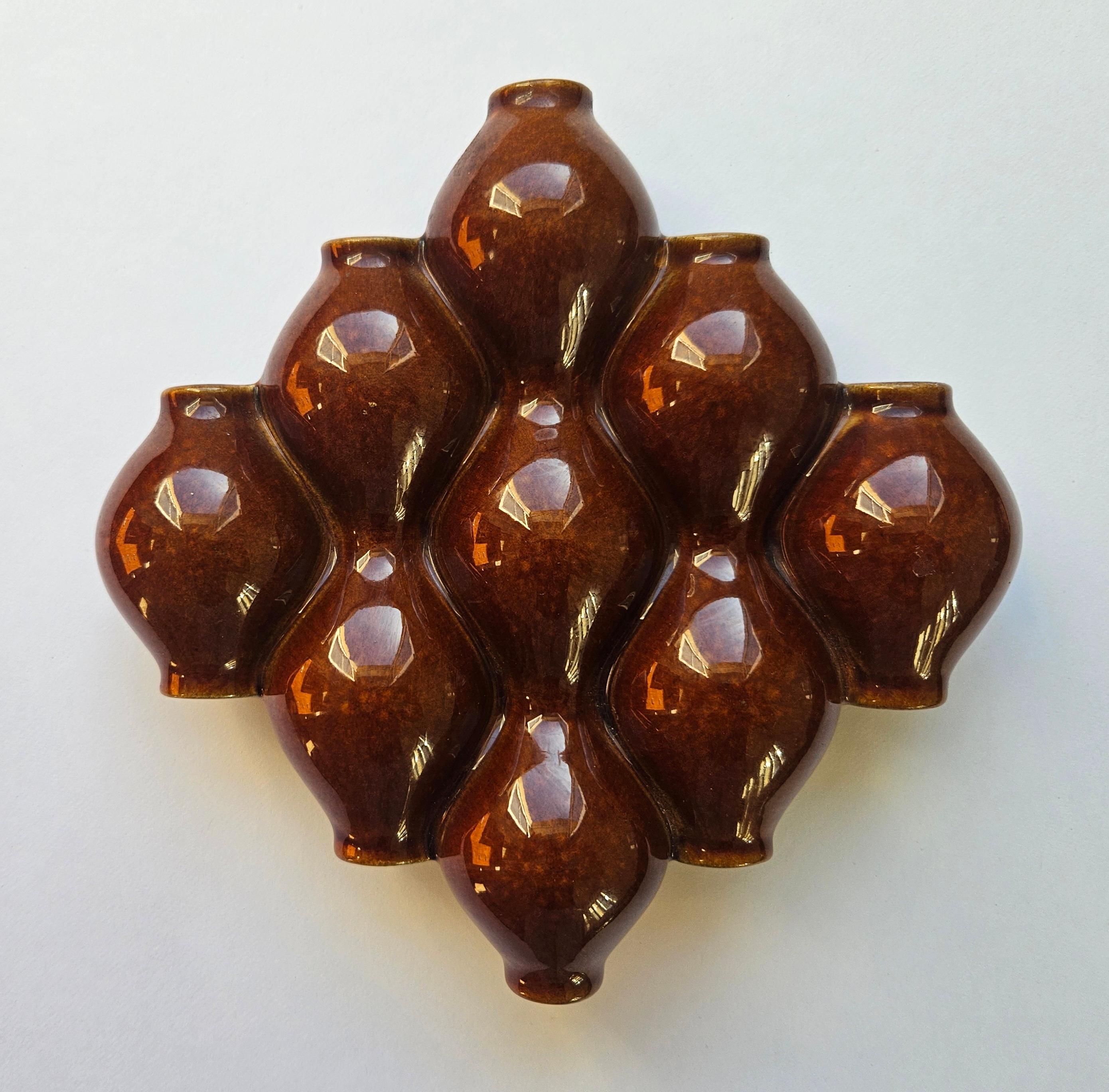 Raro jarrón de pared de cerámica de mediados de siglo, años 70 en Excelente estado para la venta en Praha, CZ