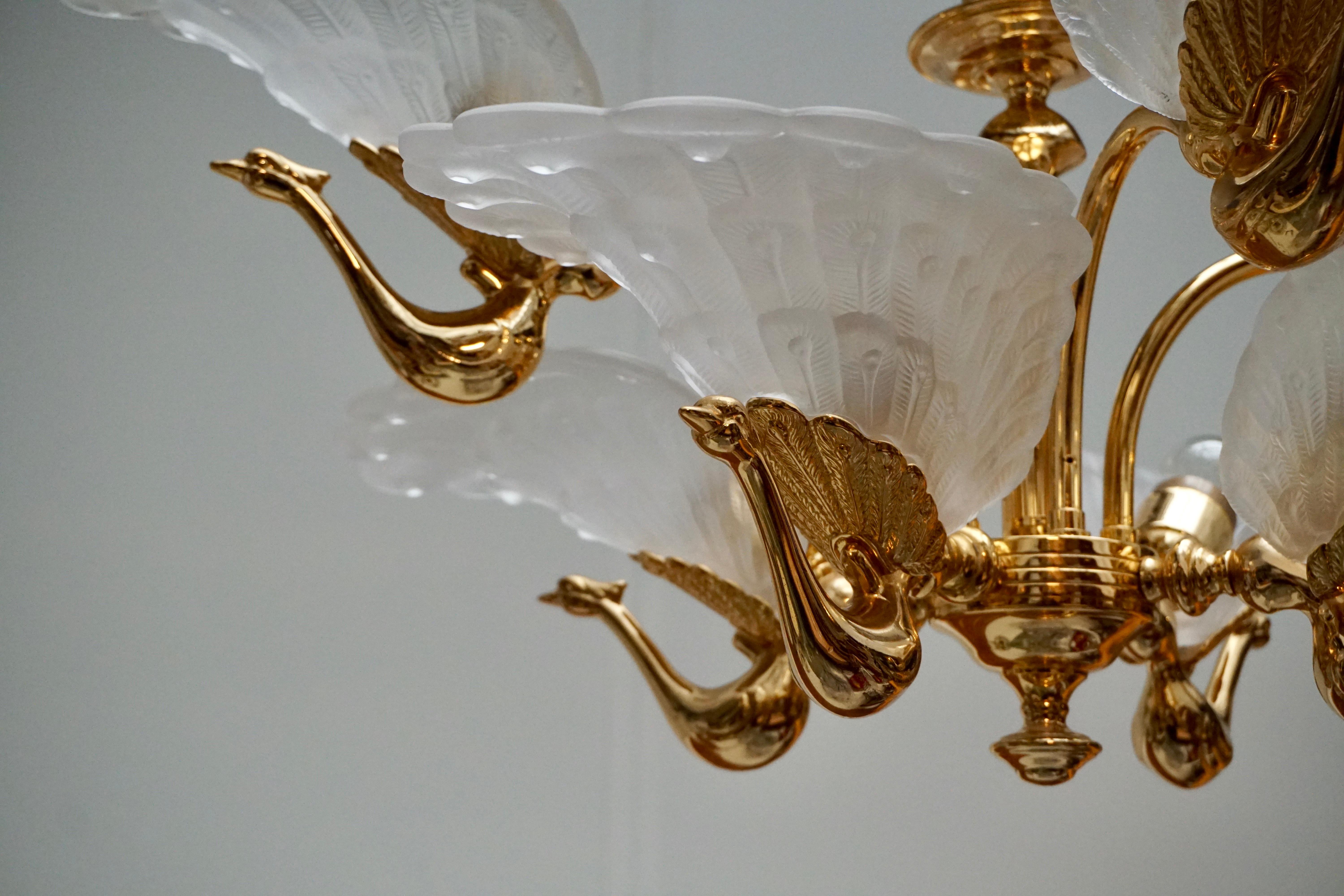 Rare Midcentury Chandelier / Pendant with Golden Bronze Glass Peacock Sculptures In Good Condition In Antwerp, BE