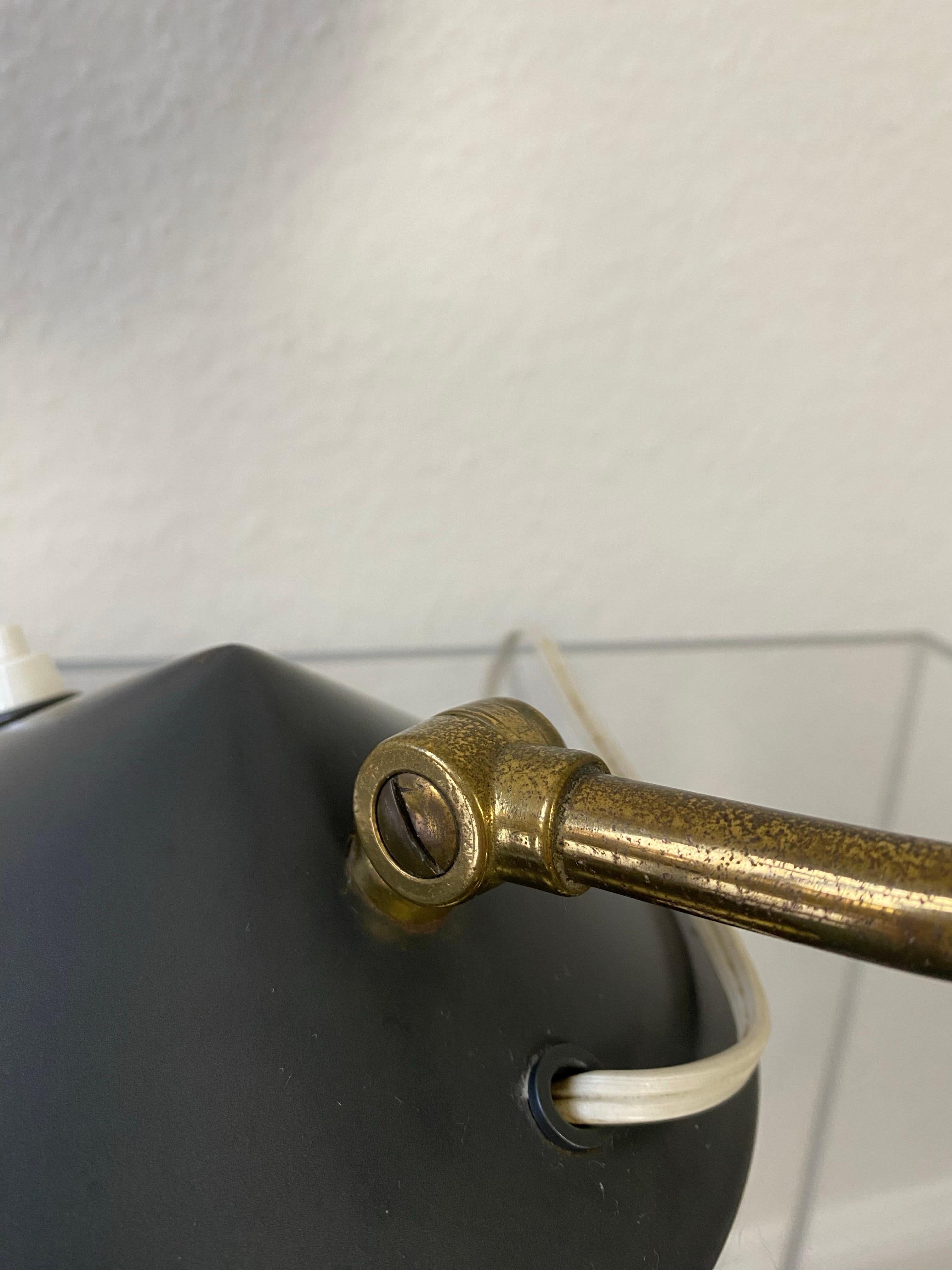 Seltene Schreibtischlampe aus der Jahrhundertmitte  Von HALA 50er Jahre Deutschland in Anthrazitstahl und Messing im Angebot 3