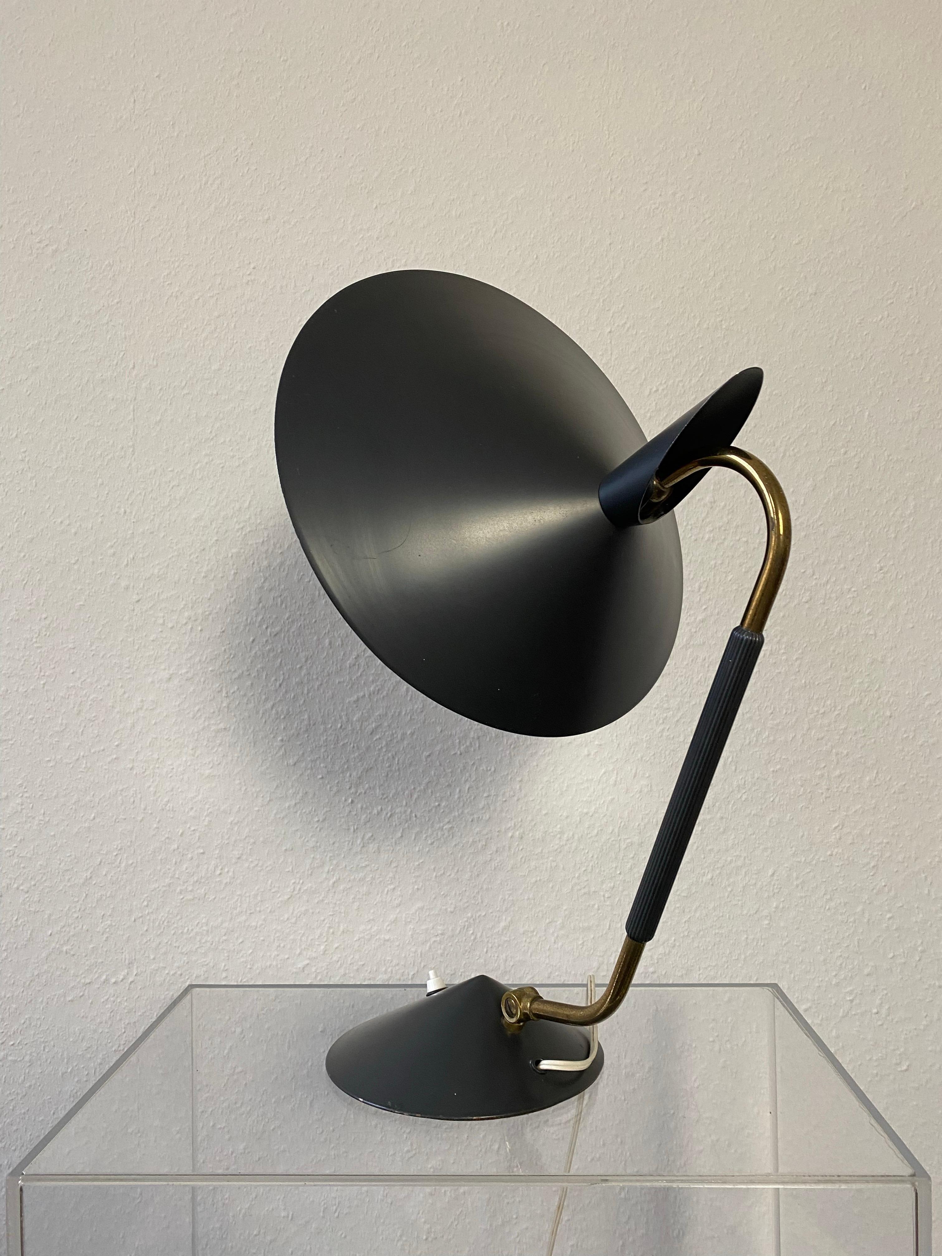 Seltene Schreibtischlampe aus der Jahrhundertmitte  Von HALA 50er Jahre Deutschland in Anthrazitstahl und Messing im Angebot 8