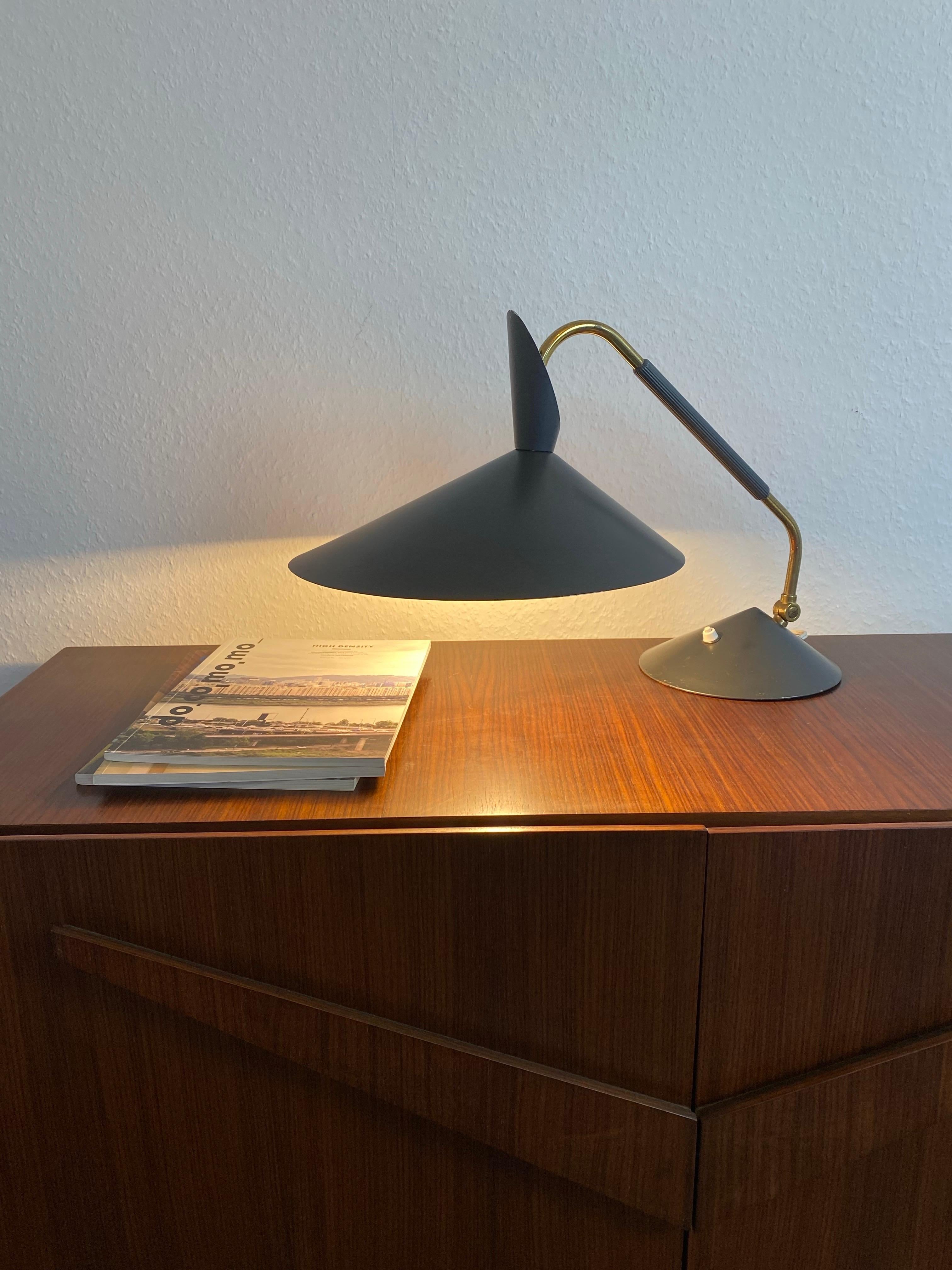 Seltene Schreibtischlampe aus der Jahrhundertmitte  Von HALA 50er Jahre Deutschland in Anthrazitstahl und Messing im Angebot 12