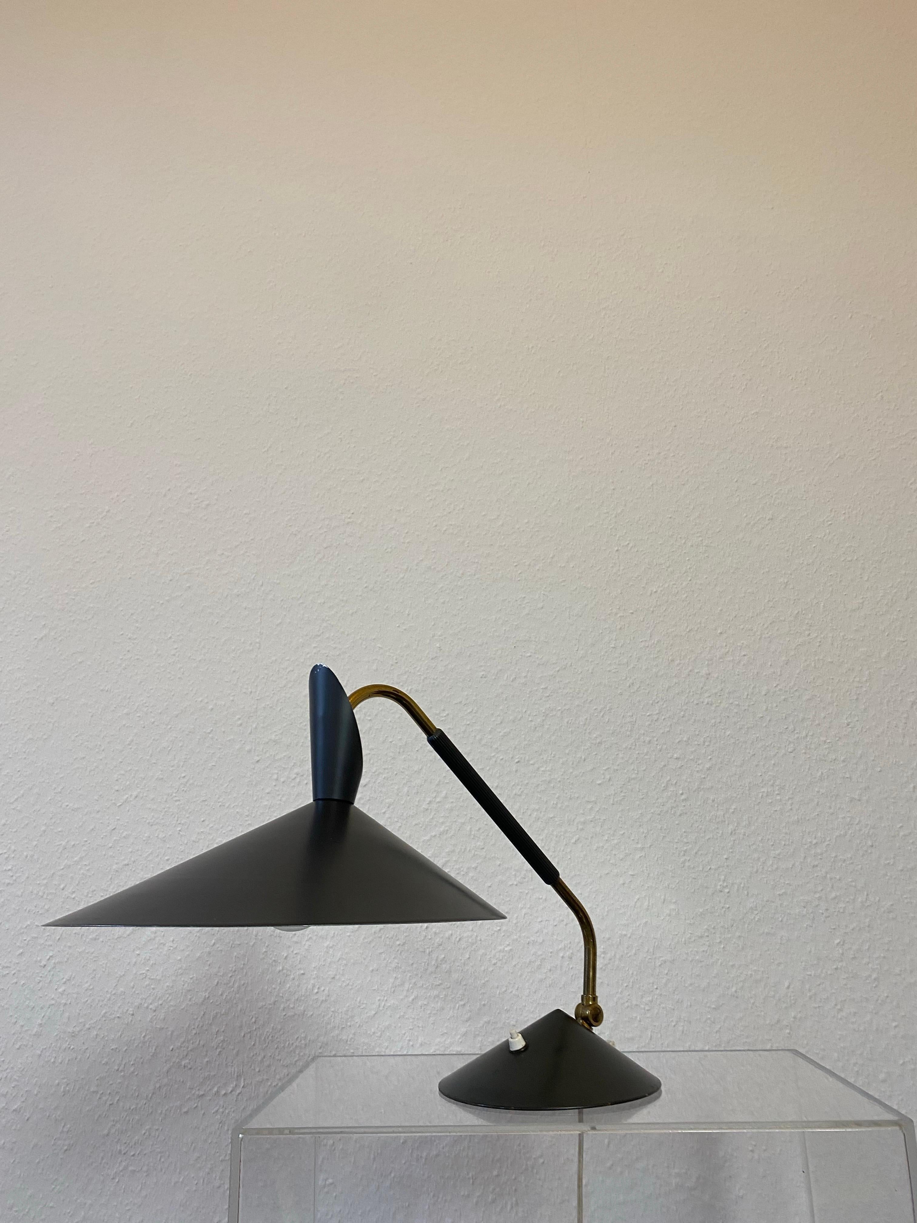 Seltene Schreibtischlampe aus der Jahrhundertmitte  Von HALA 50er Jahre Deutschland in Anthrazitstahl und Messing im Angebot 13