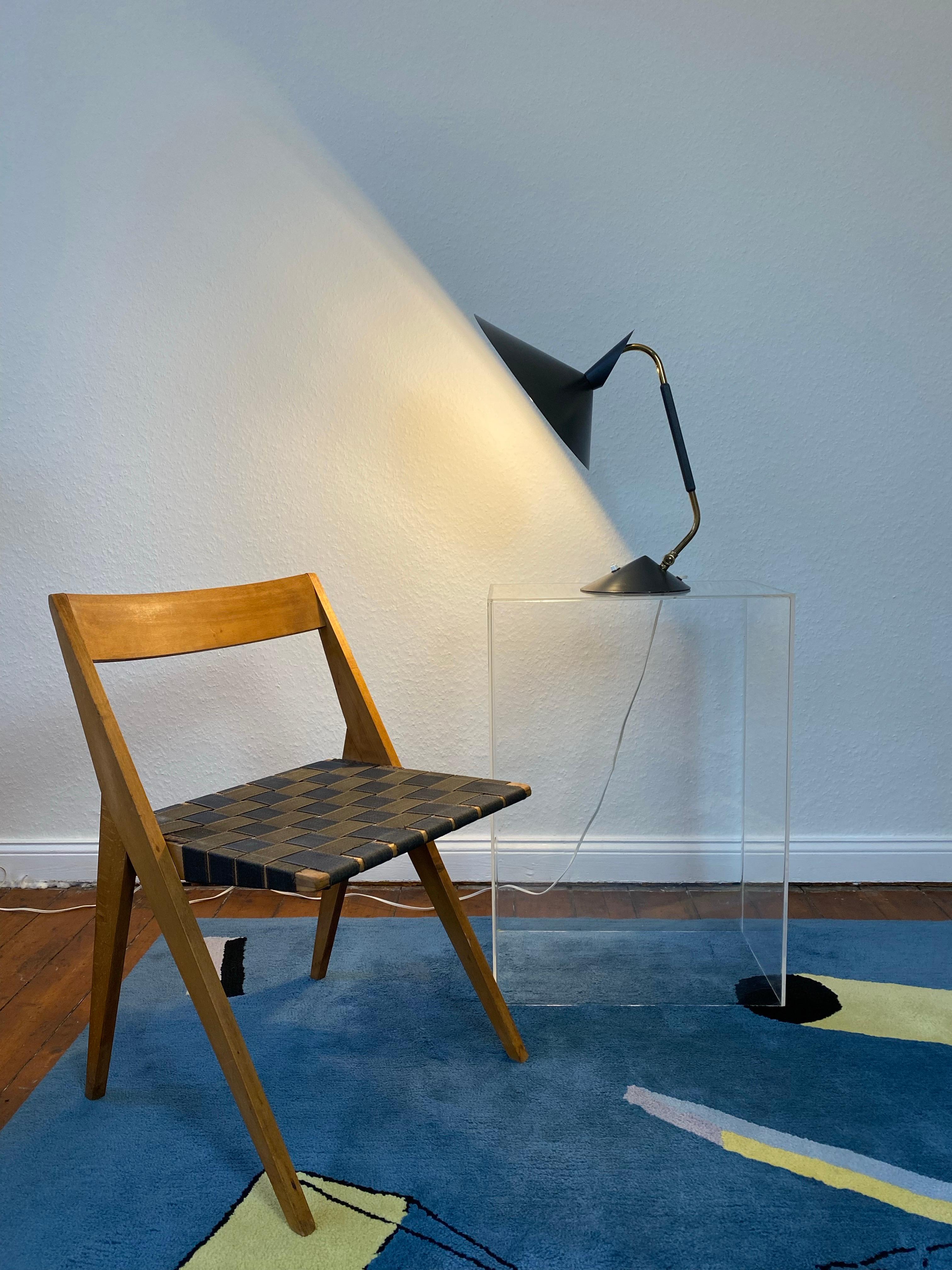 Seltene Schreibtischlampe aus der Jahrhundertmitte  Von HALA 50er Jahre Deutschland in Anthrazitstahl und Messing (Stahl) im Angebot