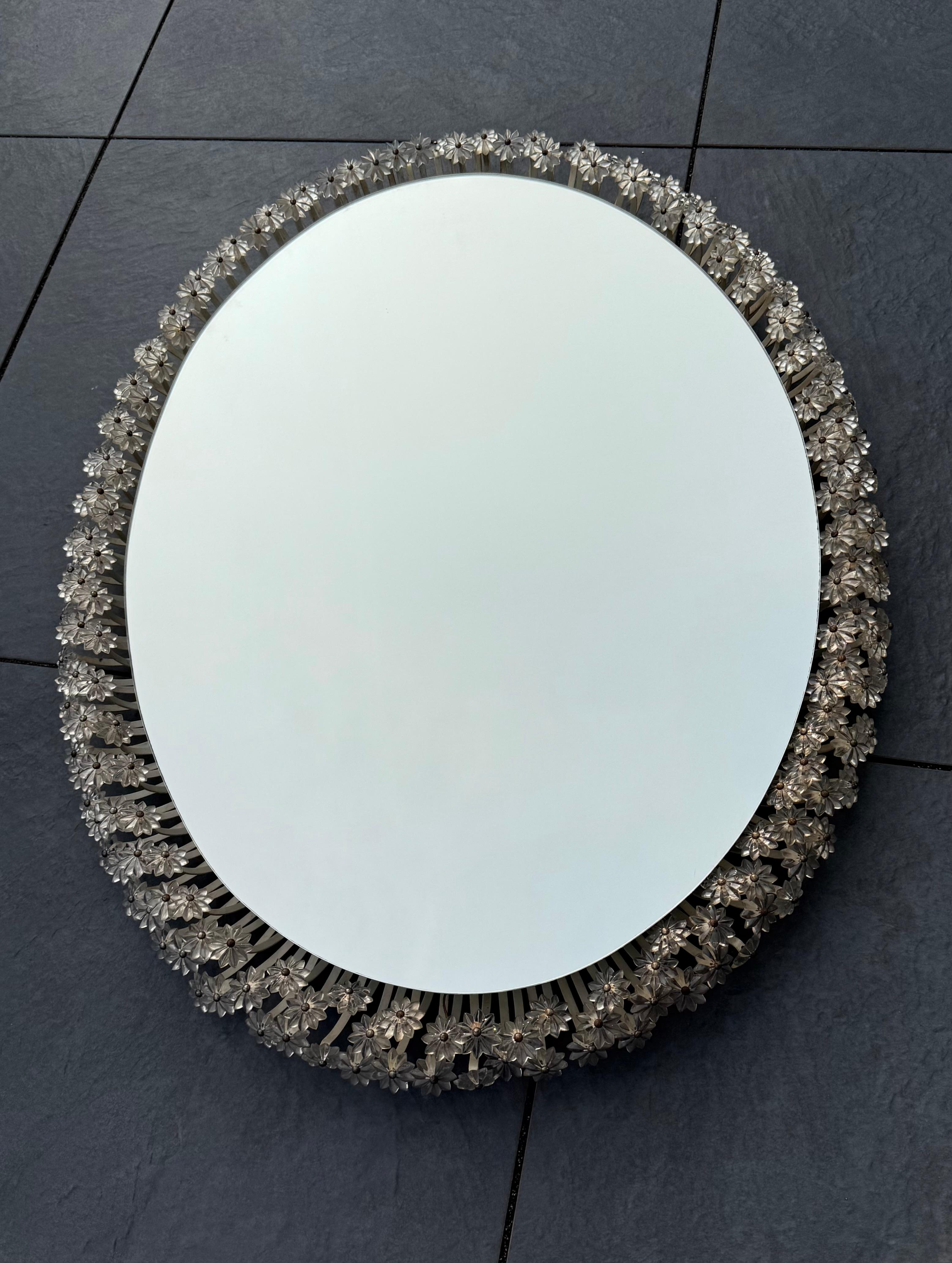 Rare Midcentury Emil Stejnar Illuminated Floral Oval Shape Mirror, Austria 1950s en venta 3