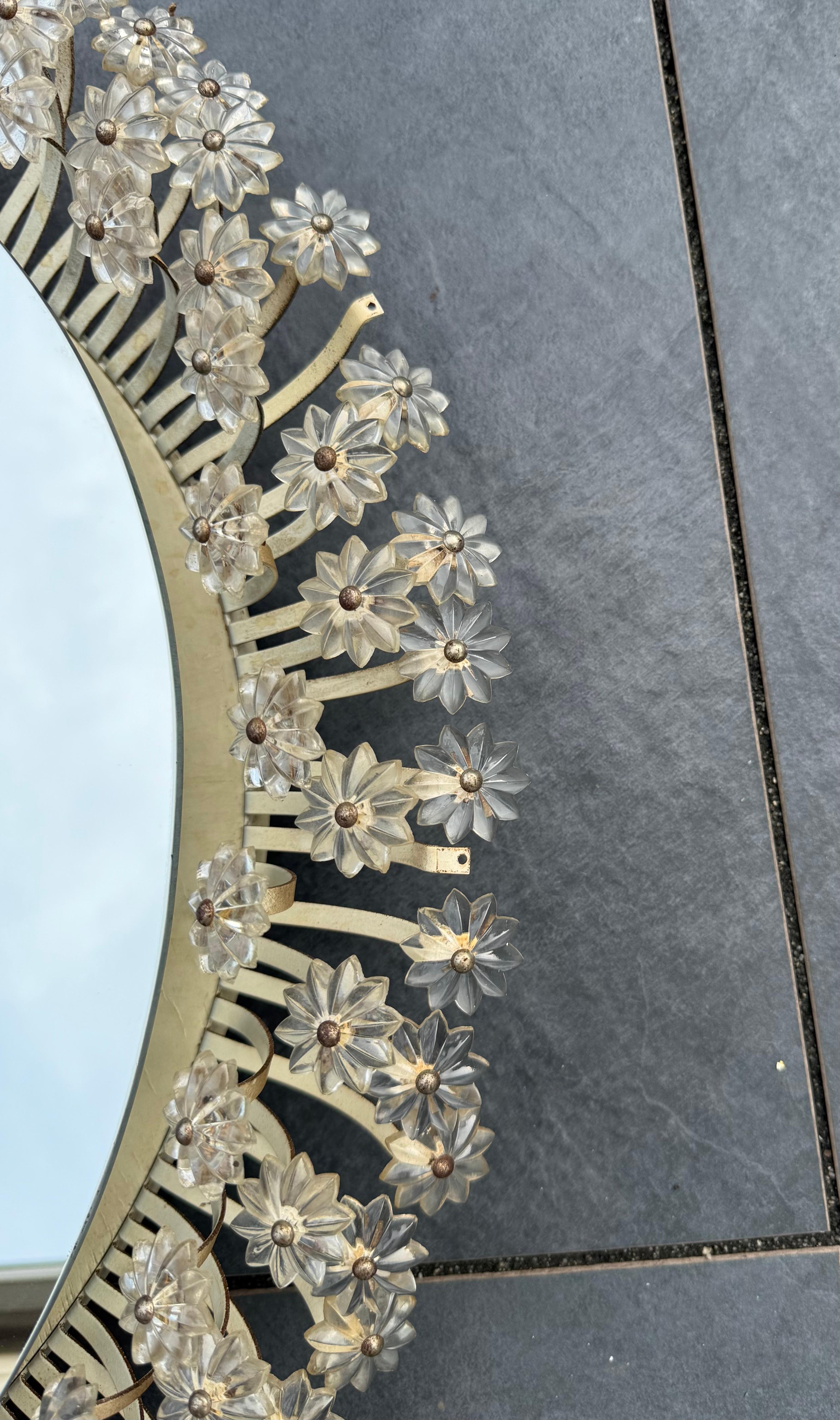 Rare Midcentury Emil Stejnar Illuminated Floral Oval Shape Mirror, Austria 1950s en venta 1