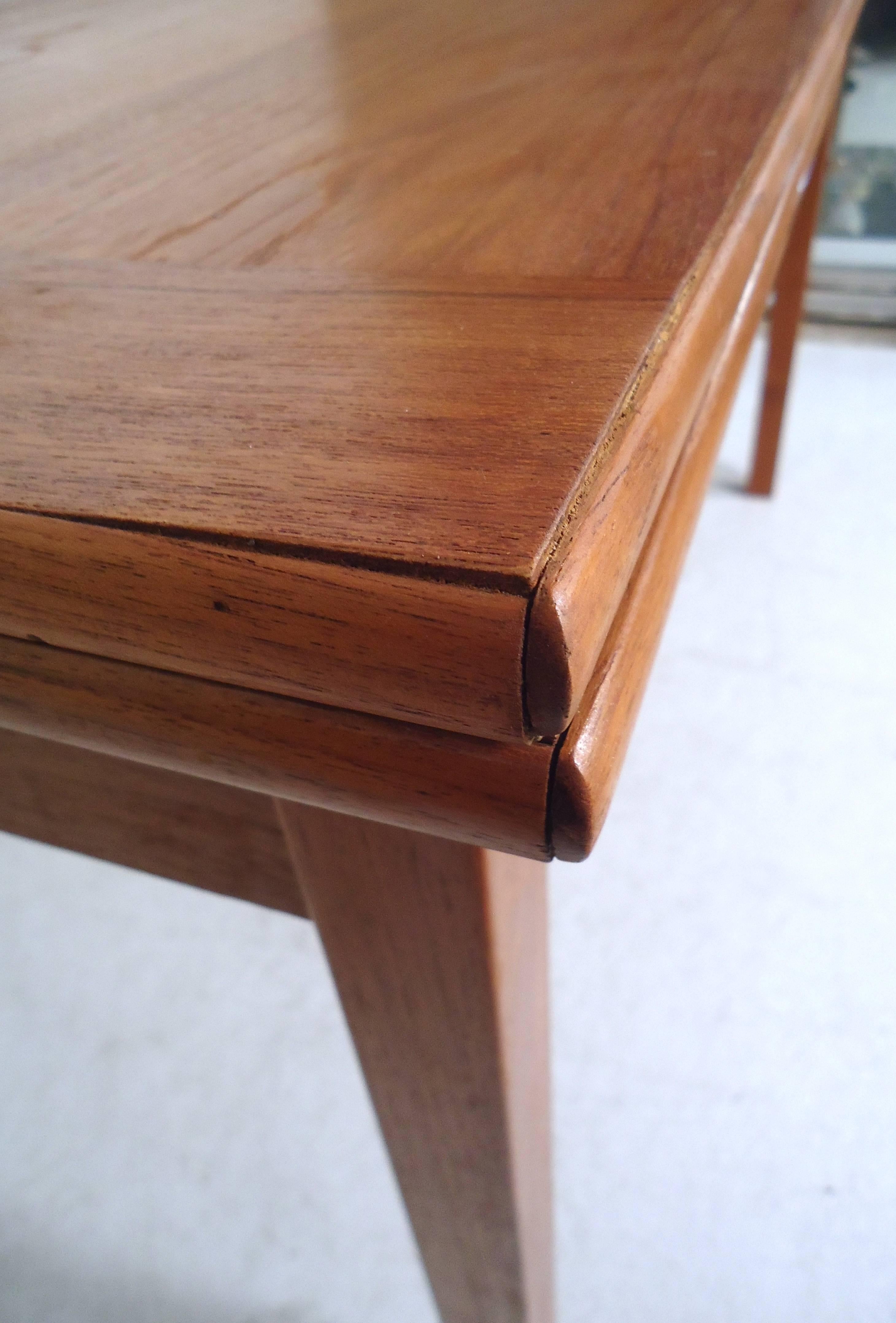 Rare Midcentury Extendable Teak Table In Good Condition In Brooklyn, NY