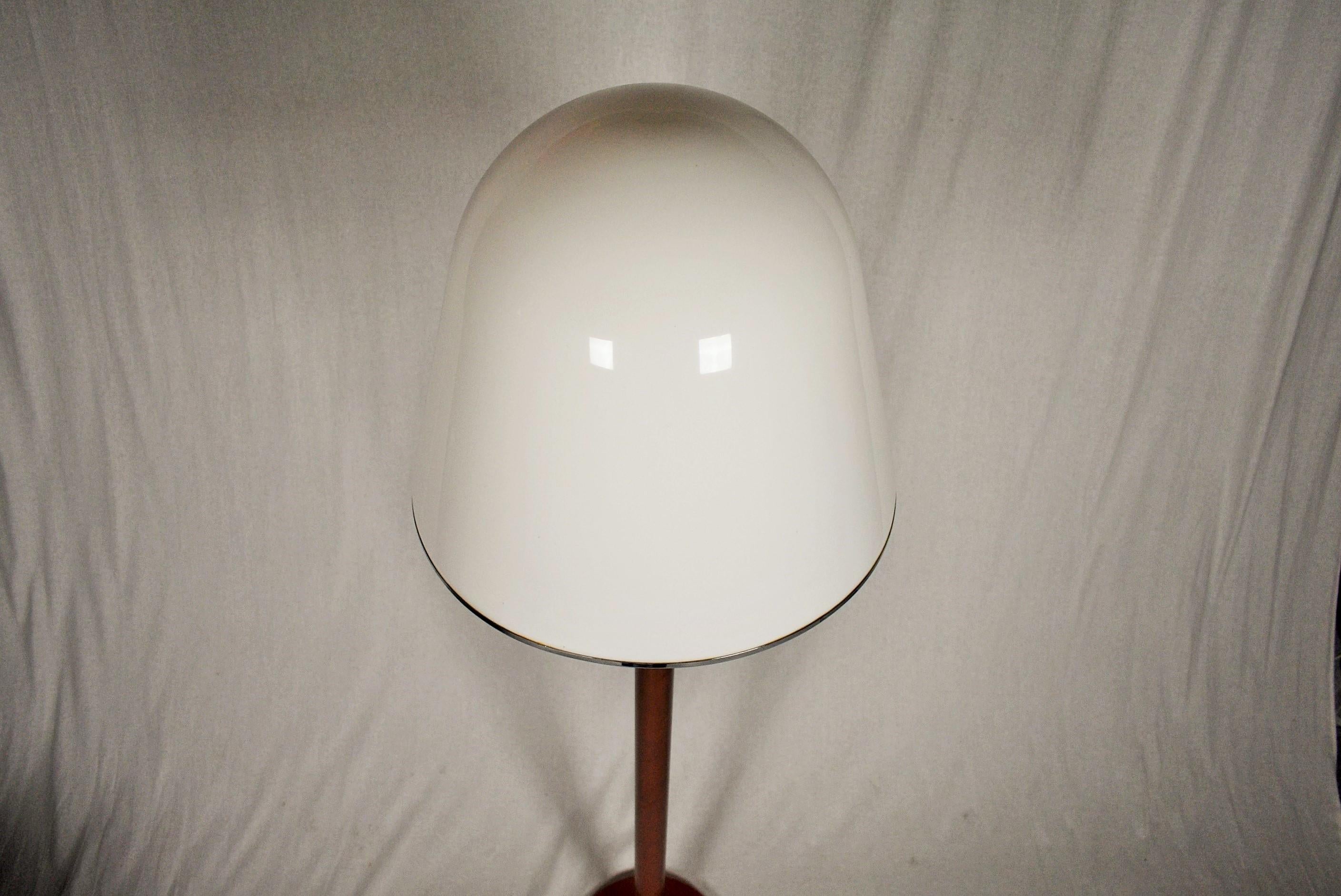 A rare model of Guzzini-Meblo floor lamp 'kuala' produced in the 1970s and early 1980s
Design by Franco Bresciani.