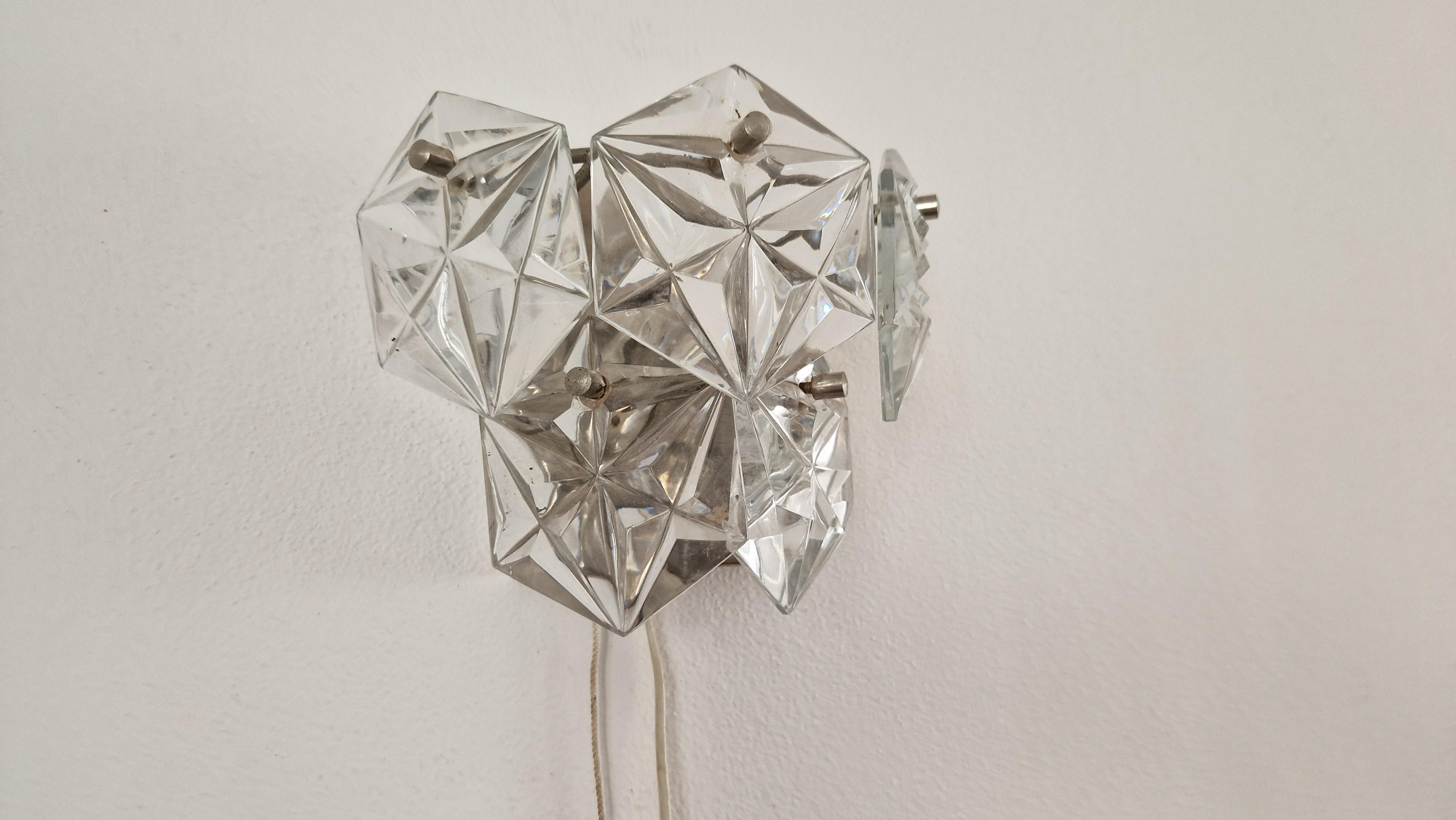Rara lámpara de pared de cristal de mediados de siglo al estilo de Kinkeldey, años 60. en venta 6