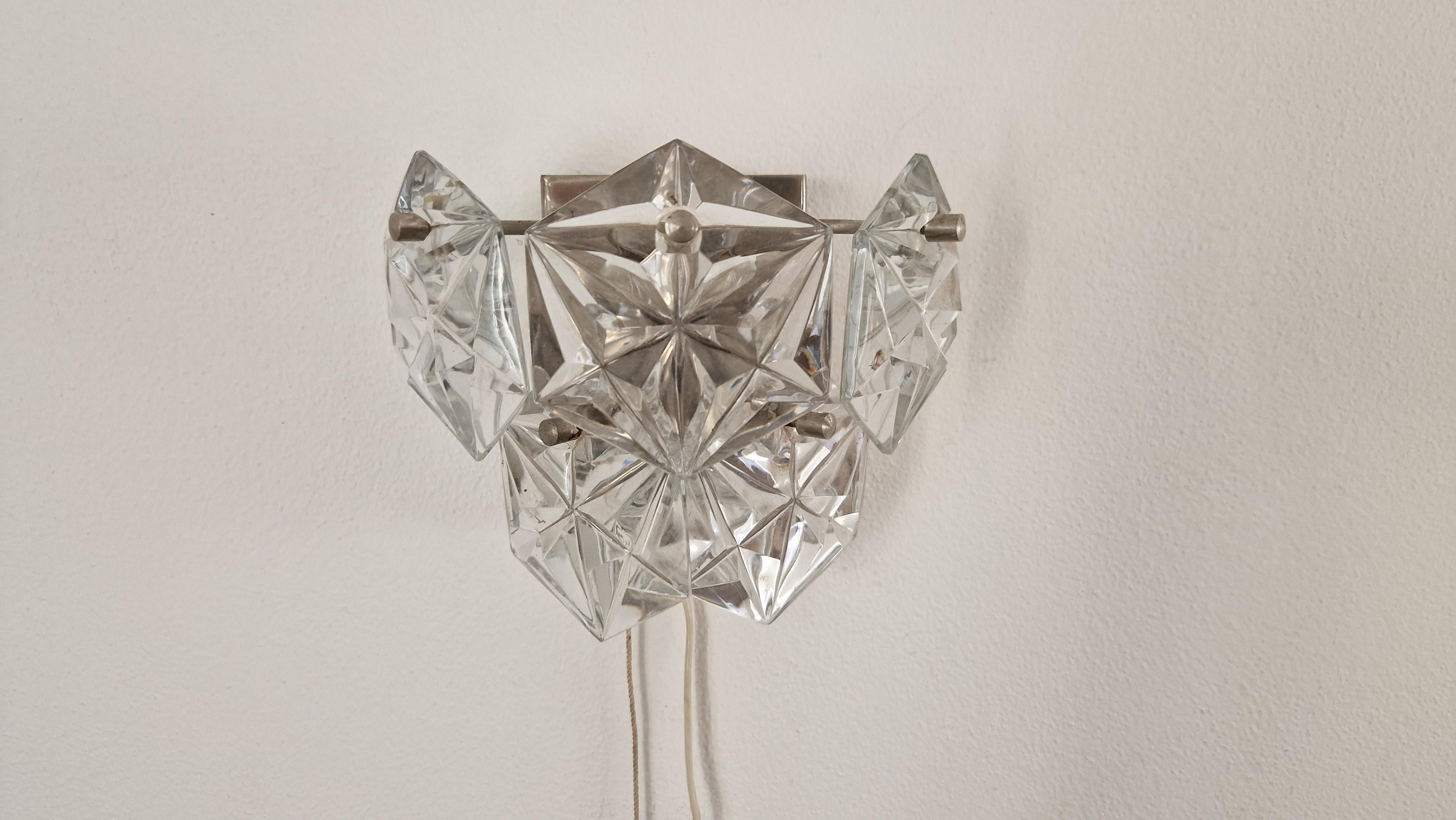 Rara lámpara de pared de cristal de mediados de siglo al estilo de Kinkeldey, años 60. en venta 10