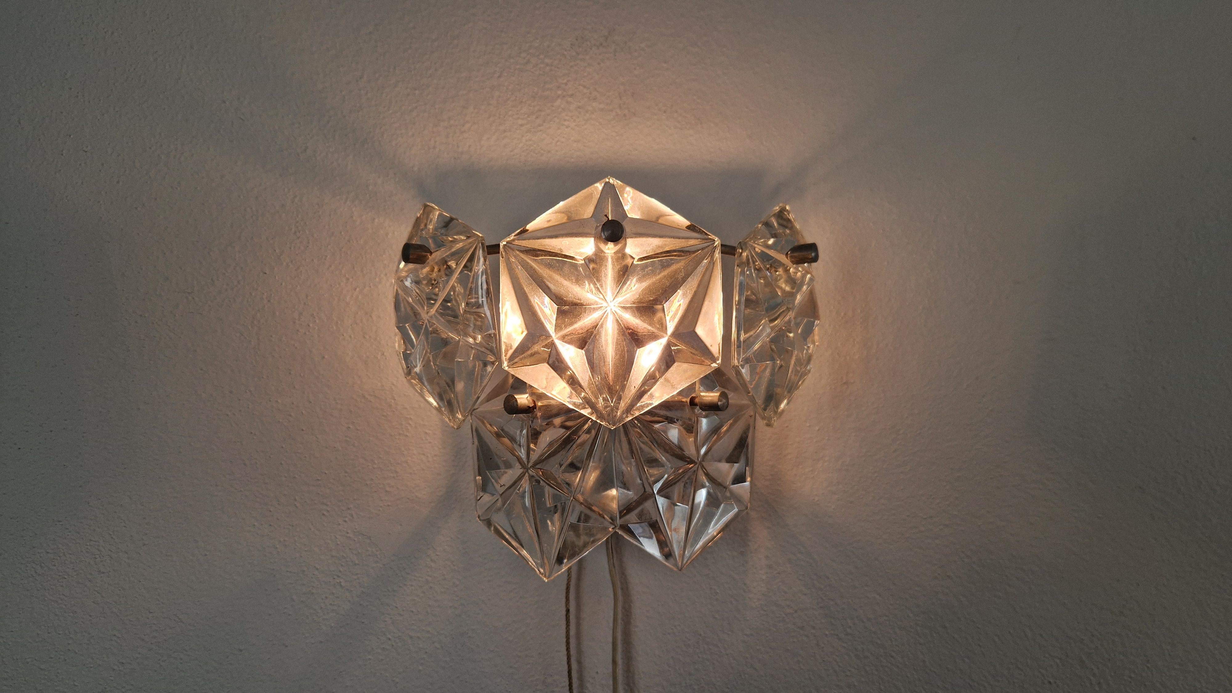 Rara lámpara de pared de cristal de mediados de siglo al estilo de Kinkeldey, años 60. Moderno de mediados de siglo en venta