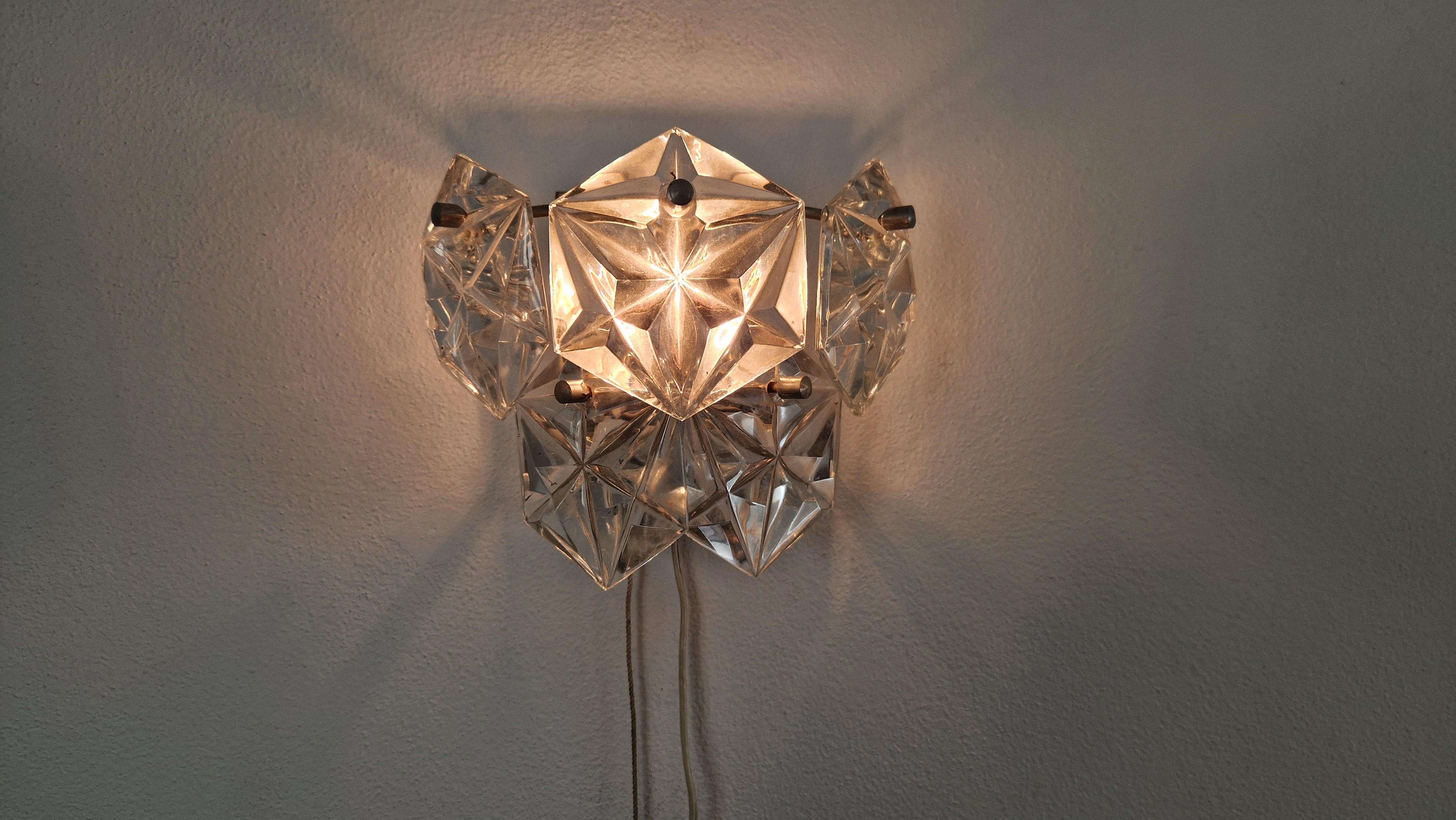 Rara lámpara de pared de cristal de mediados de siglo al estilo de Kinkeldey, años 60. mediados del siglo XX en venta