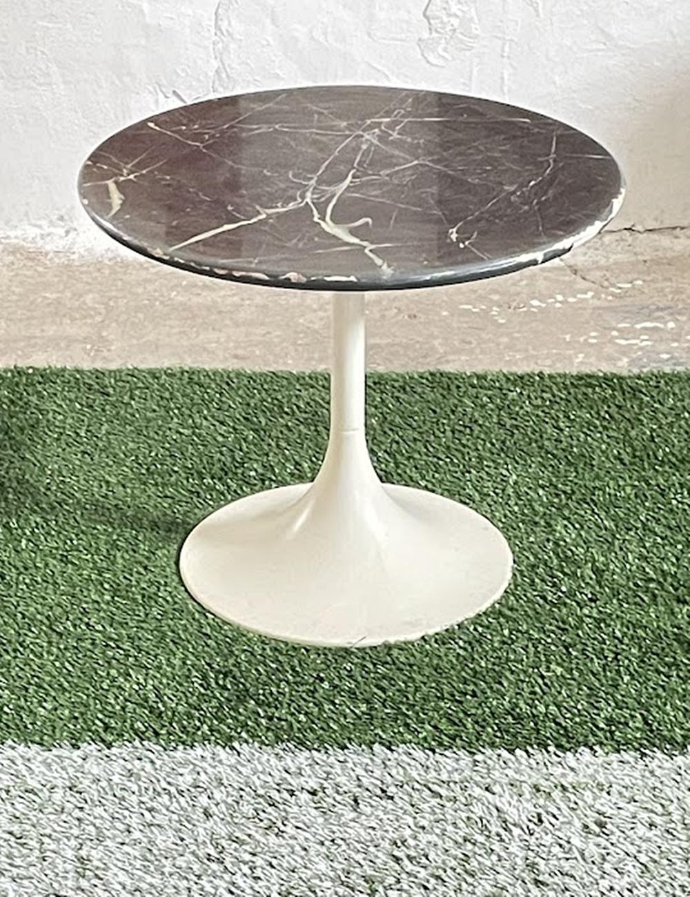 Mid-Century Modern Rare table d'appoint Ilse Möbel 
