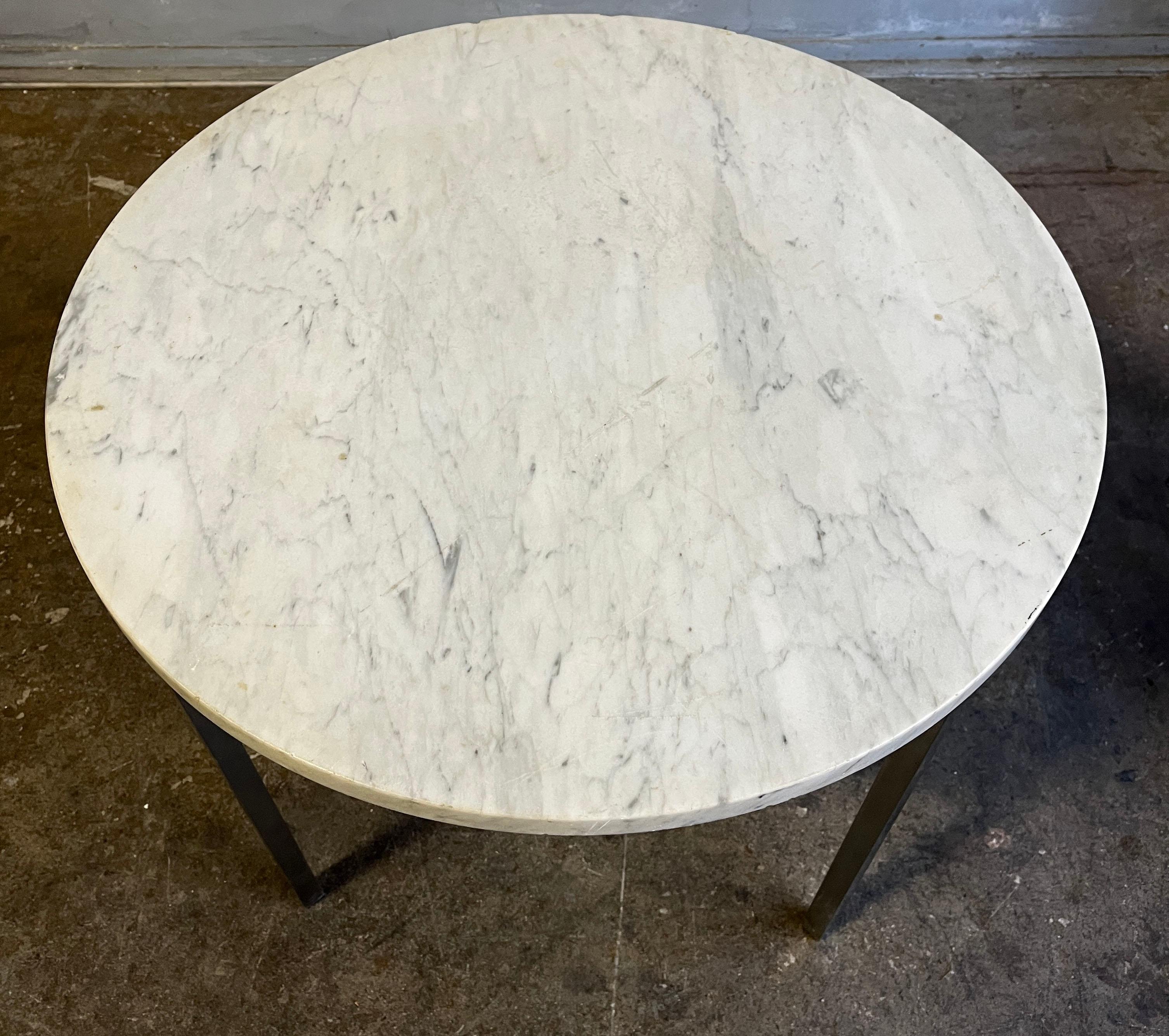 Rare table en marbre du milieu du siècle Florence Knoll en vente 3