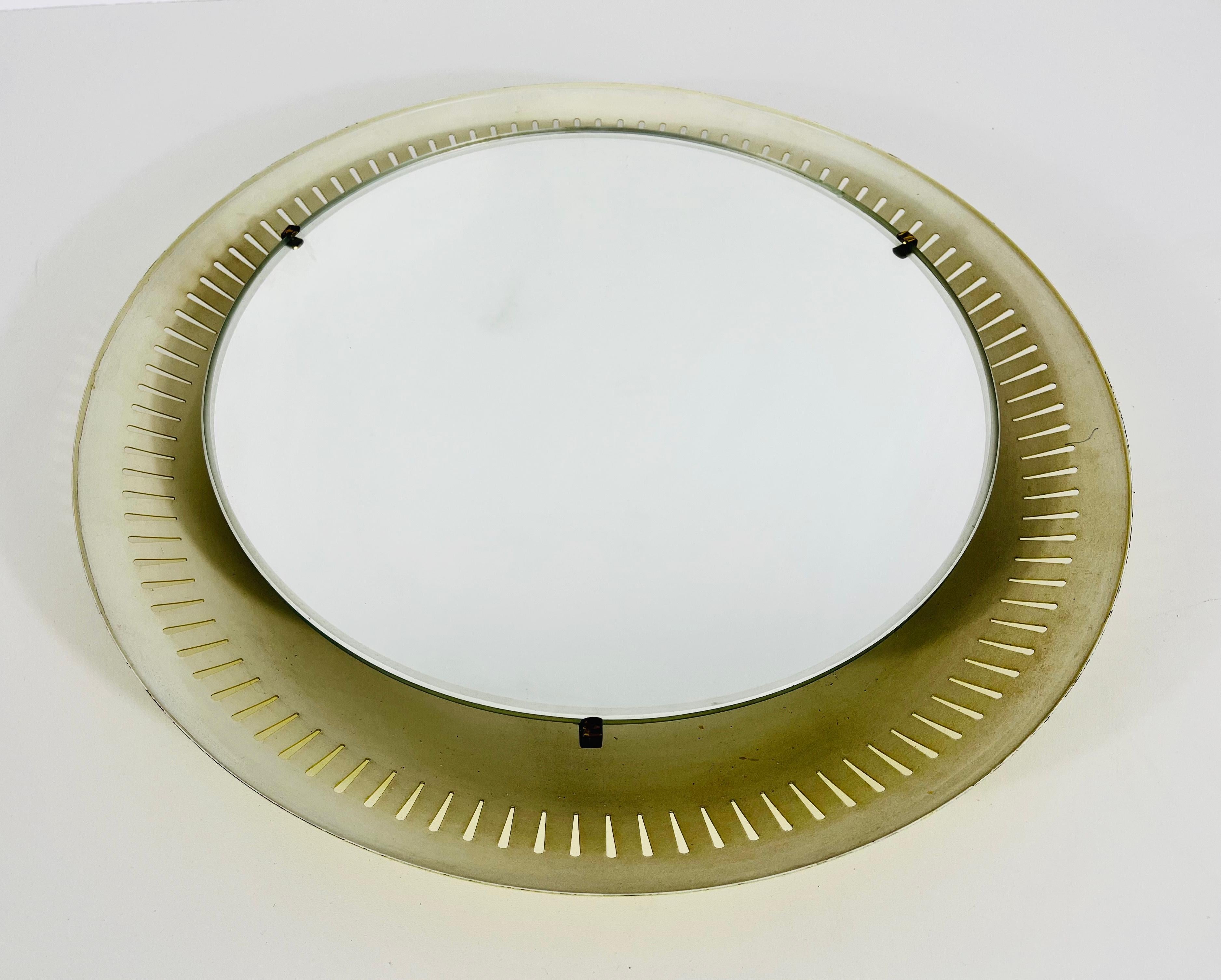 Rare Mid-Century Metal Illuminated Mirror by Hillebrand, Germany, 1950s In Good Condition For Sale In Hagenbach, DE